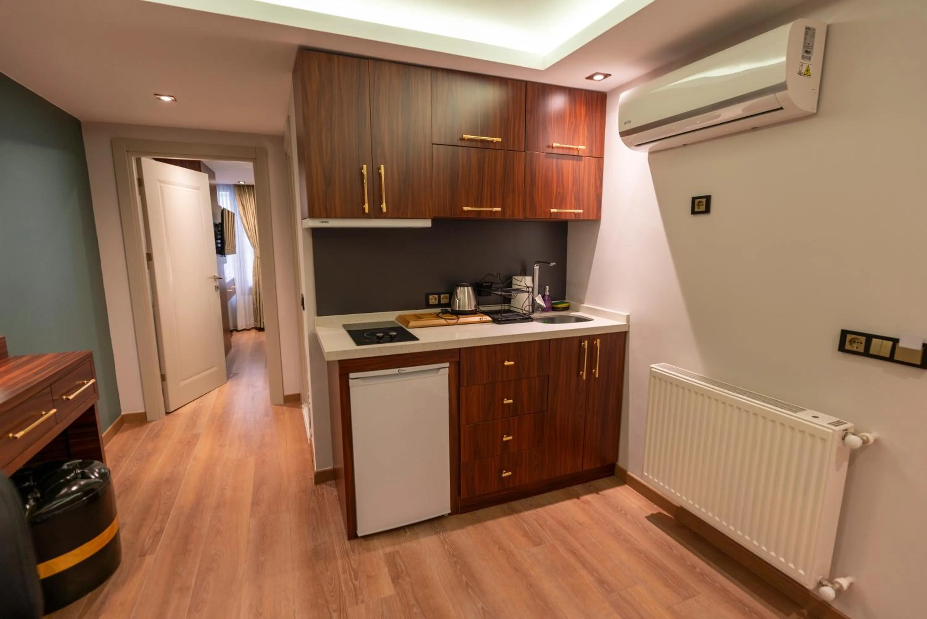 kitchen in THE MUA LUXURY HOMEs