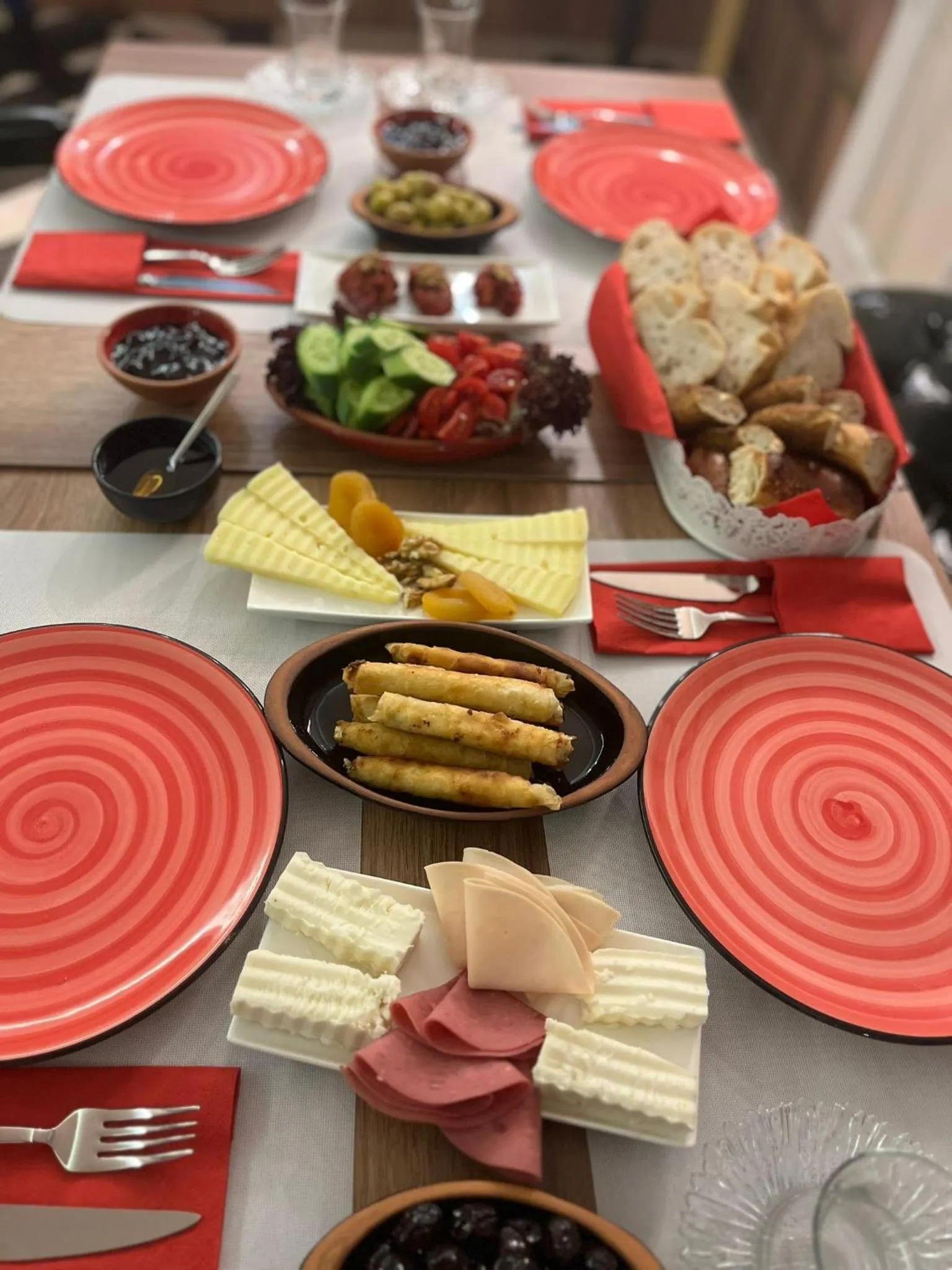 Breakfast in THE MUA LUXURY HOMEs