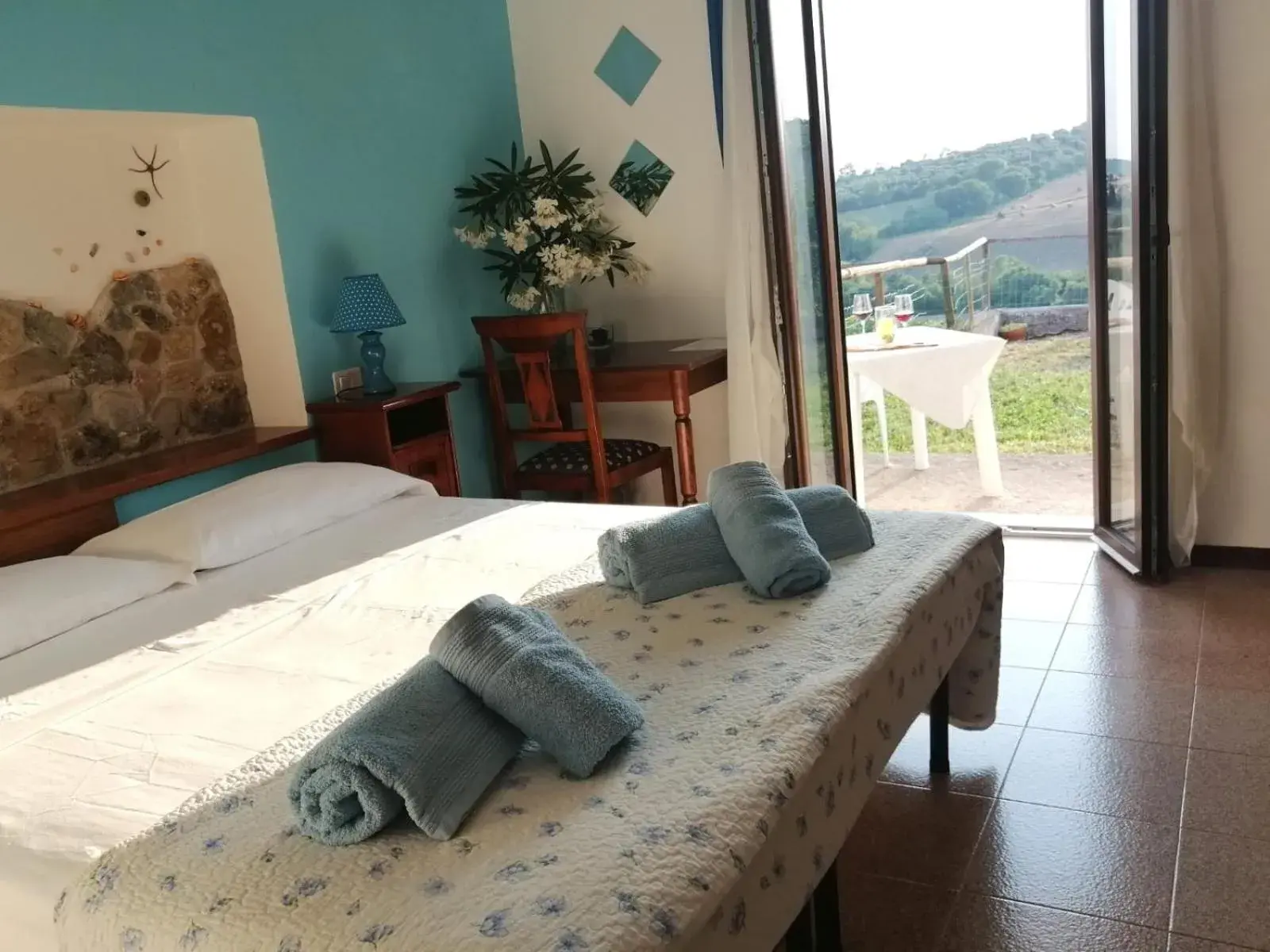 Double Room with Garden View in Agriturismo Podere Verdicchio Double Room with Garden View in Agriturismo Podere Verdicchio