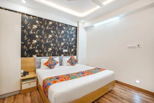 FabHotel Vasatiya Hotel & Suites