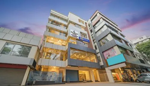 FabHotel Vasatiya Hotel & Suites
