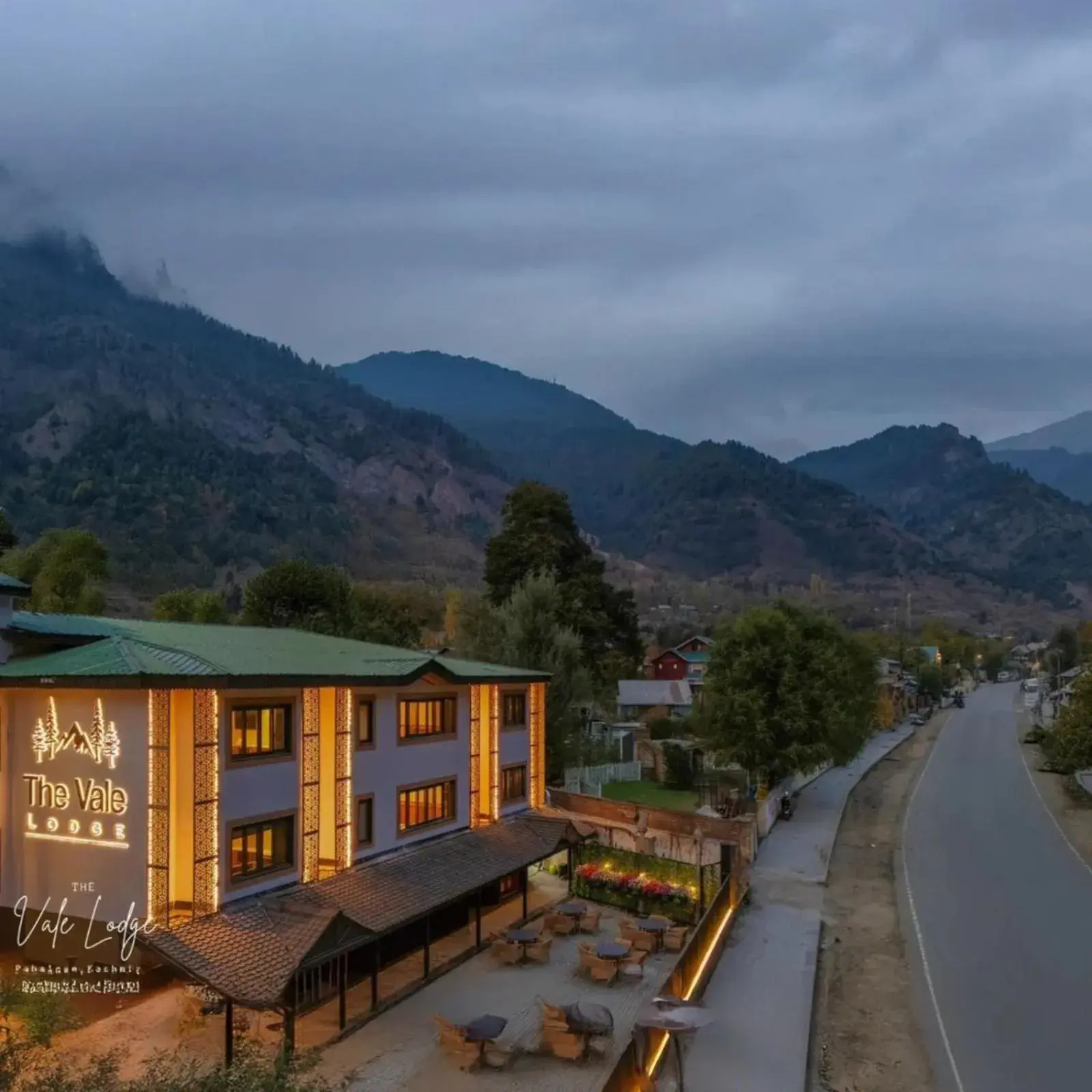 Property building in The Vale Lodge Property building in The Vale Lodge
