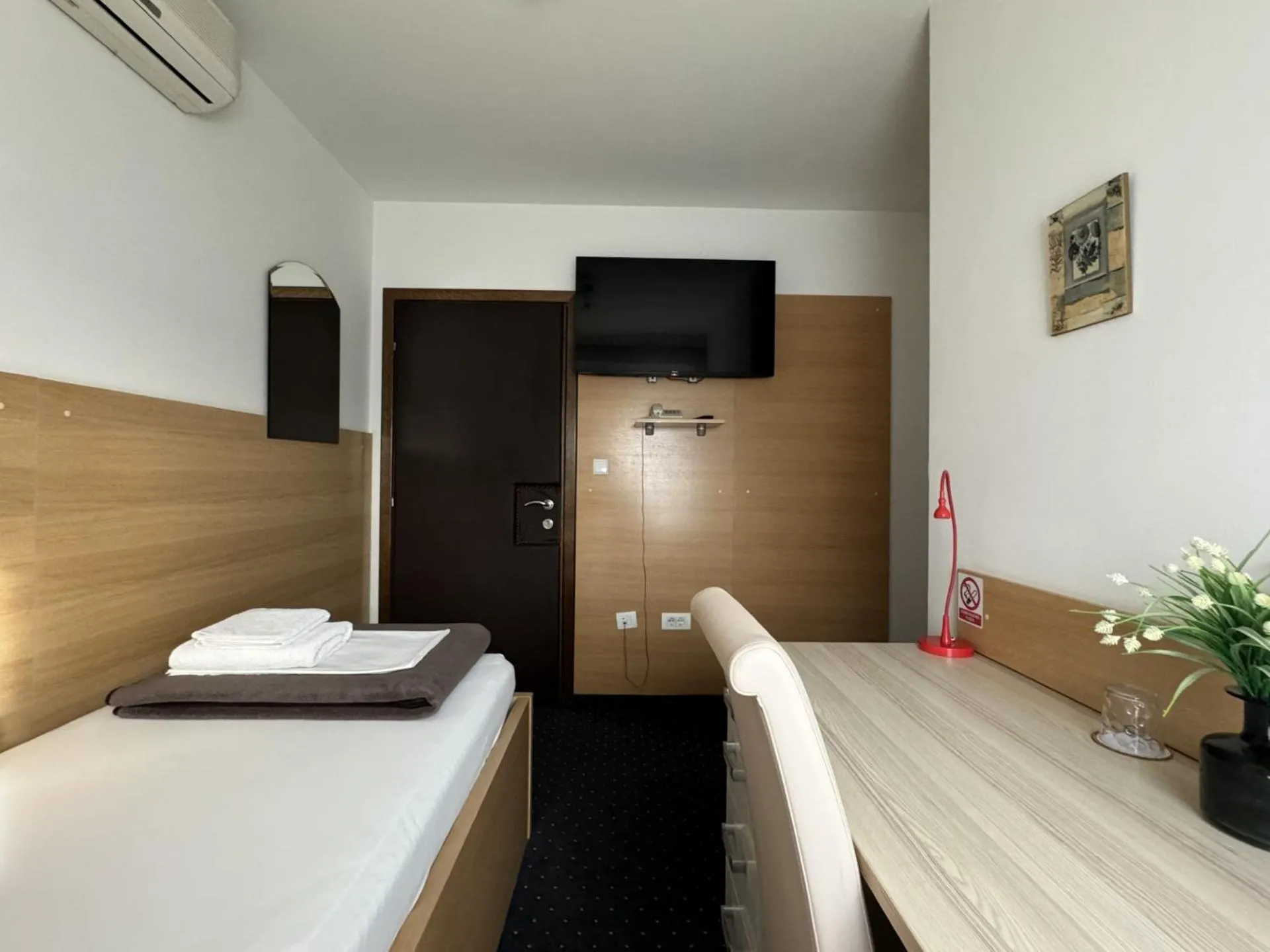Standard Single Room in Pansion Komfor Fitea
