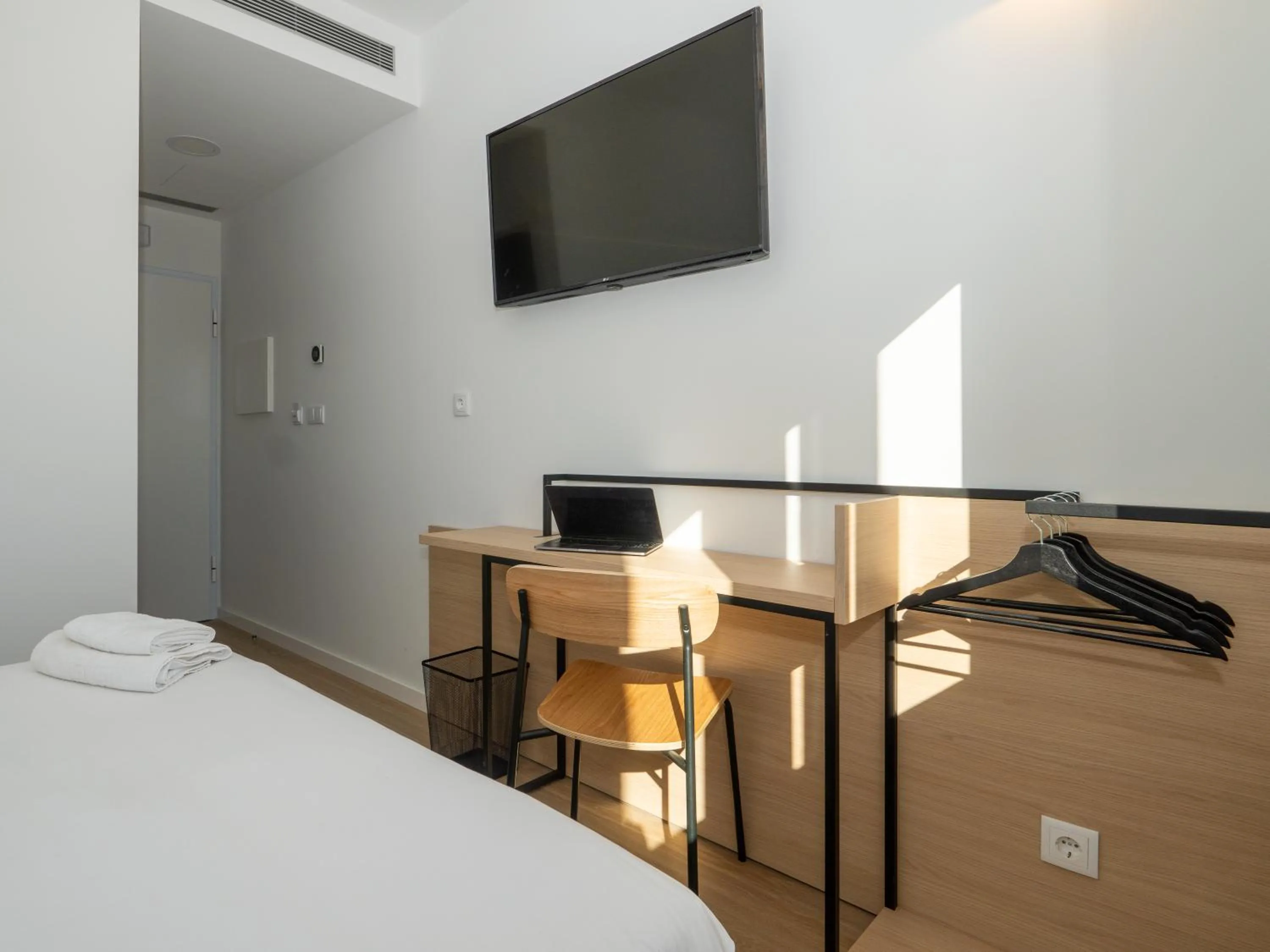 air conditioner, Bed in Flag Hotel Lisboa Sintra