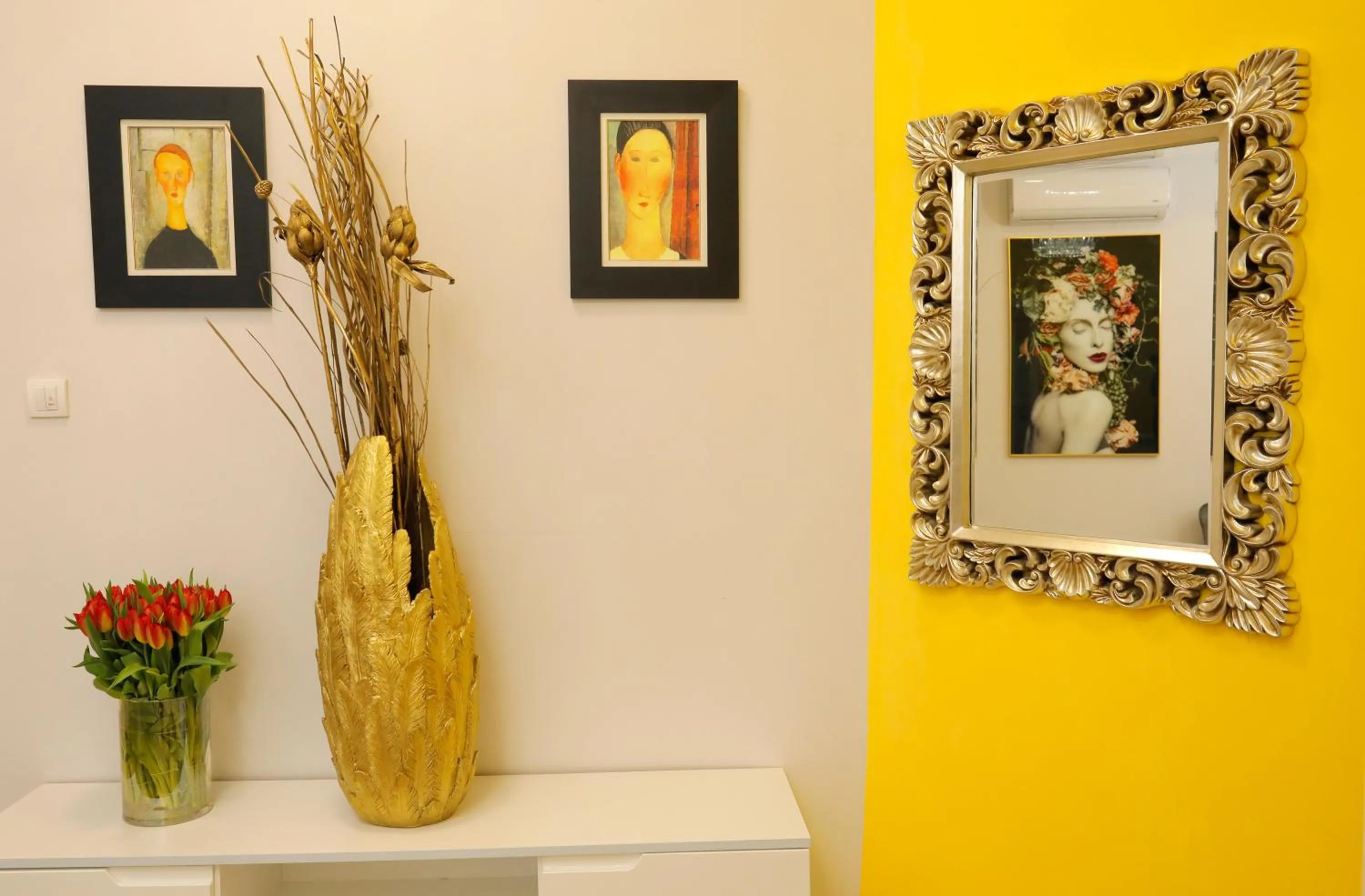 Decorative detail in Bed & Breakfast Garden40