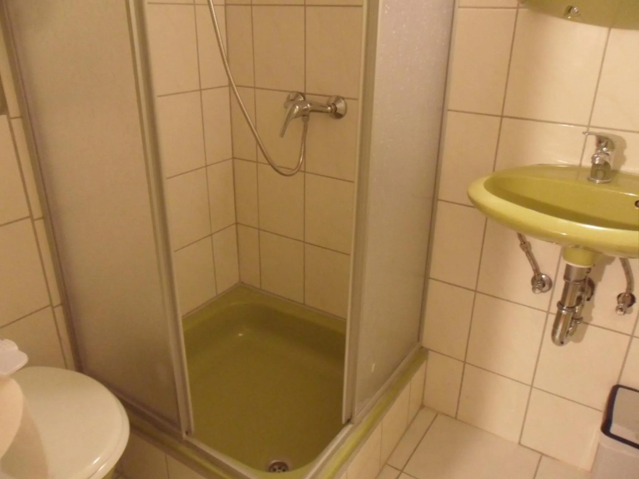 Shower in hotel funk