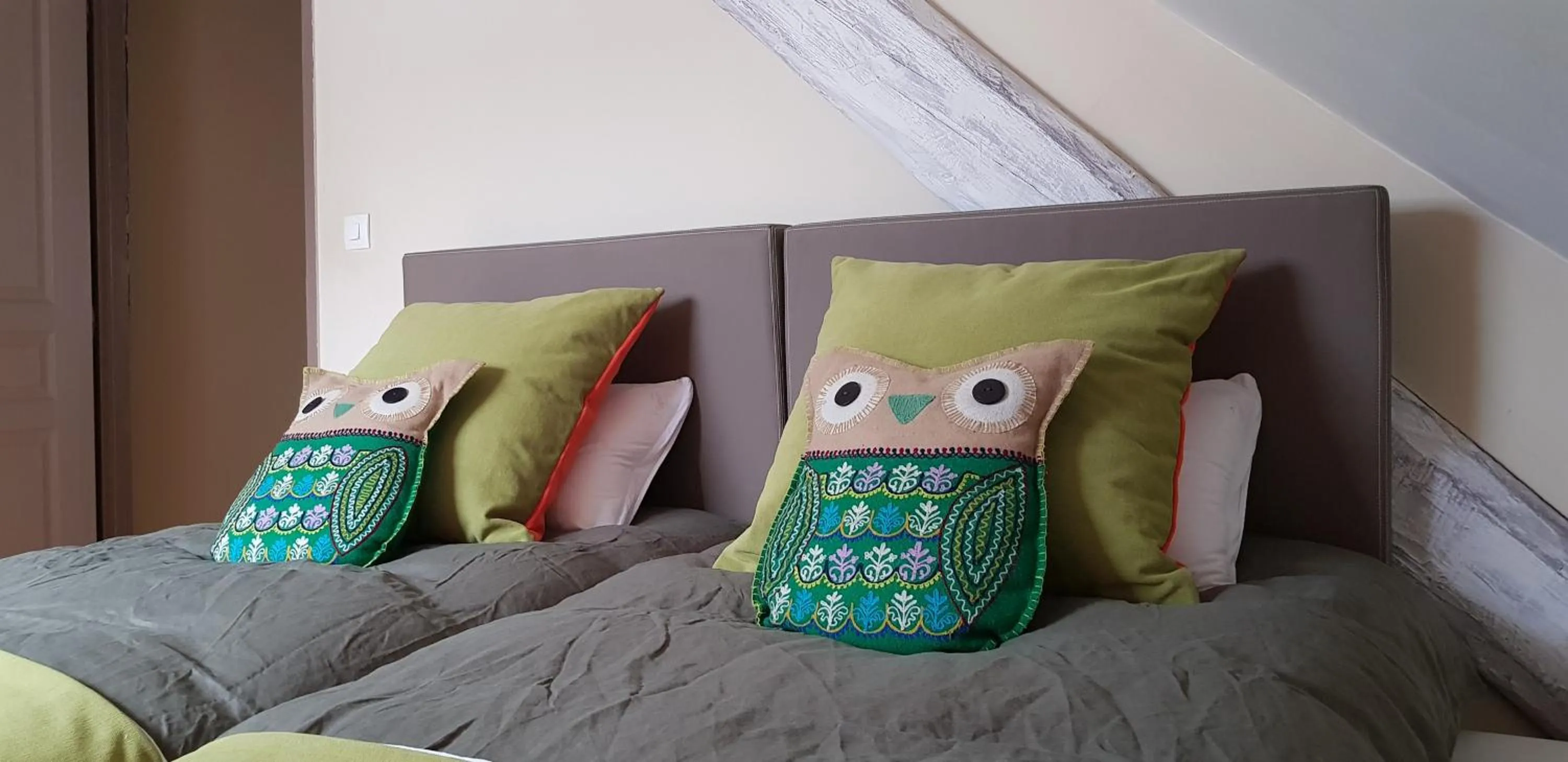 Bed in La Chouette Maison - Chambres d'hôtes et Gîte en Ville