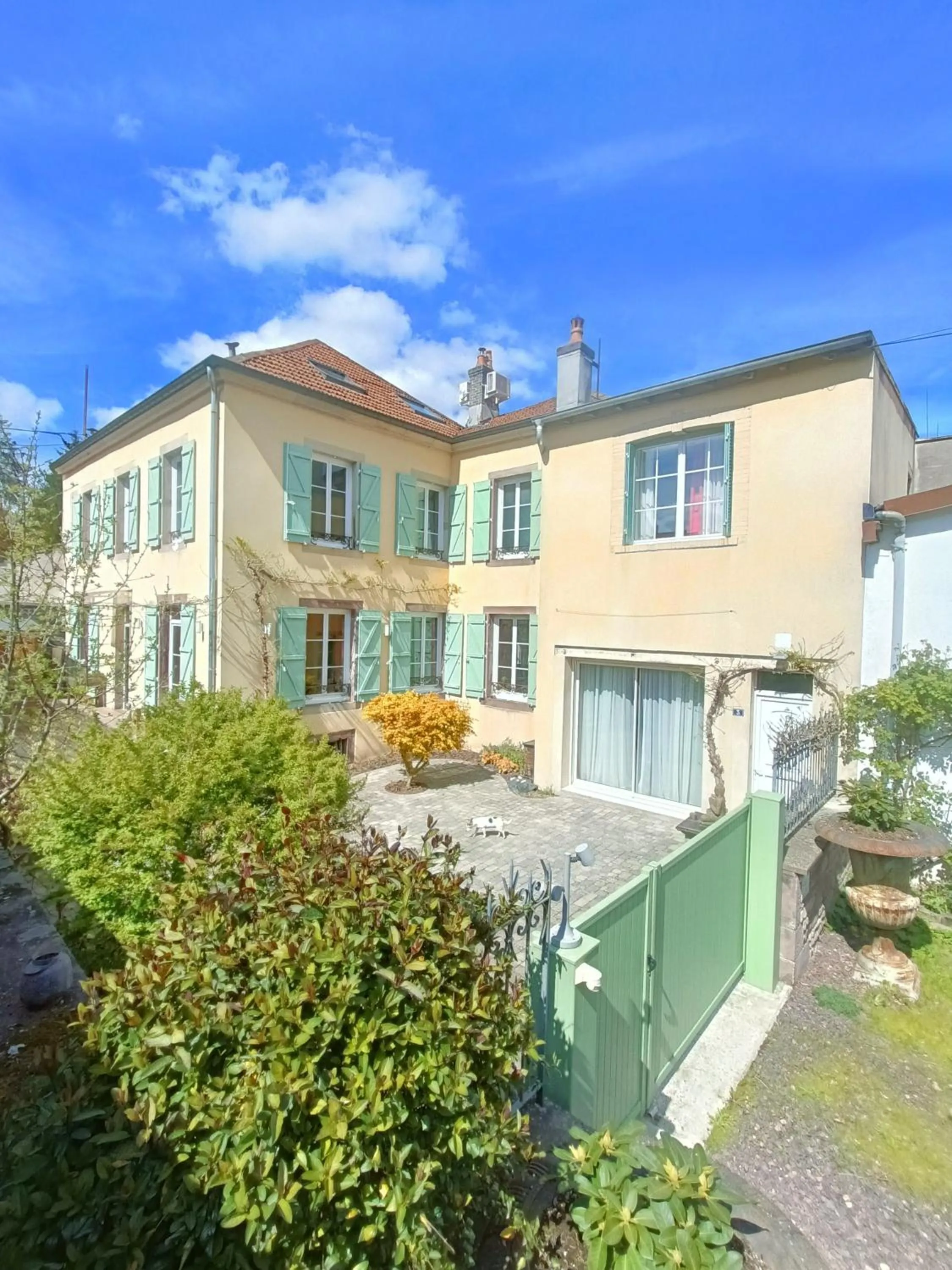 Property building in La Chouette Maison - Chambres d'hôtes et Gîte en Ville