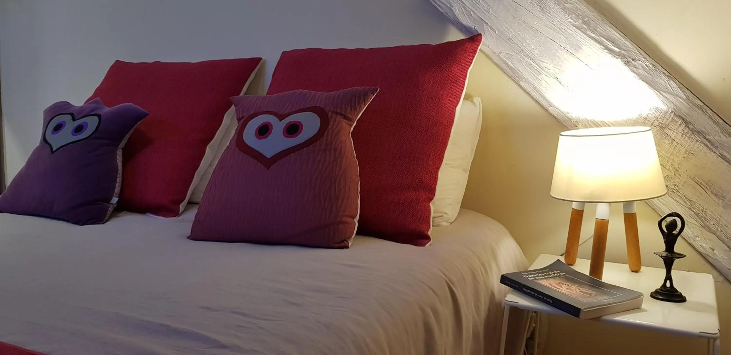 Bed in La Chouette Maison - Chambres d'hôtes et Gîte en Ville