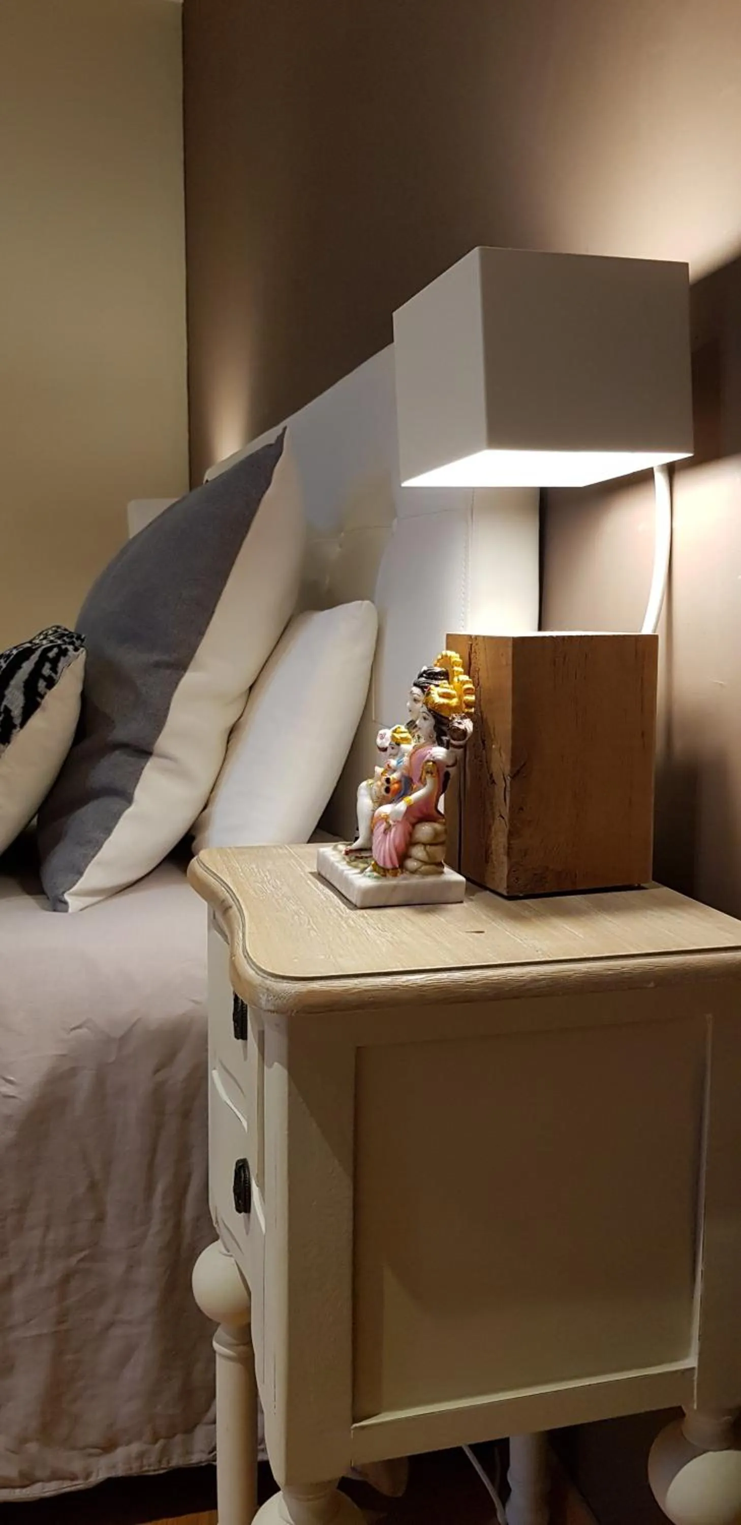 Bed in La Chouette Maison - Chambres d'hôtes et Gîte en Ville