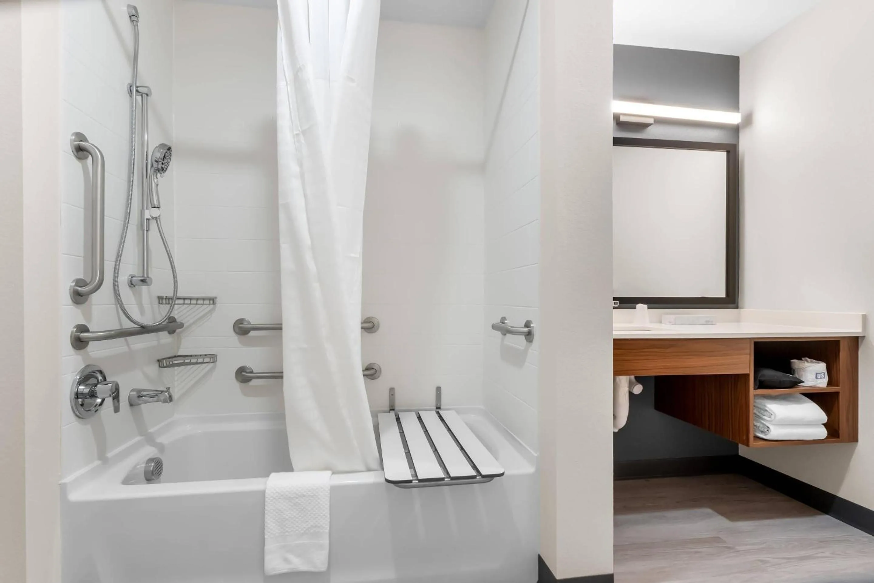 Shower in Everhome Suites Cheyenne