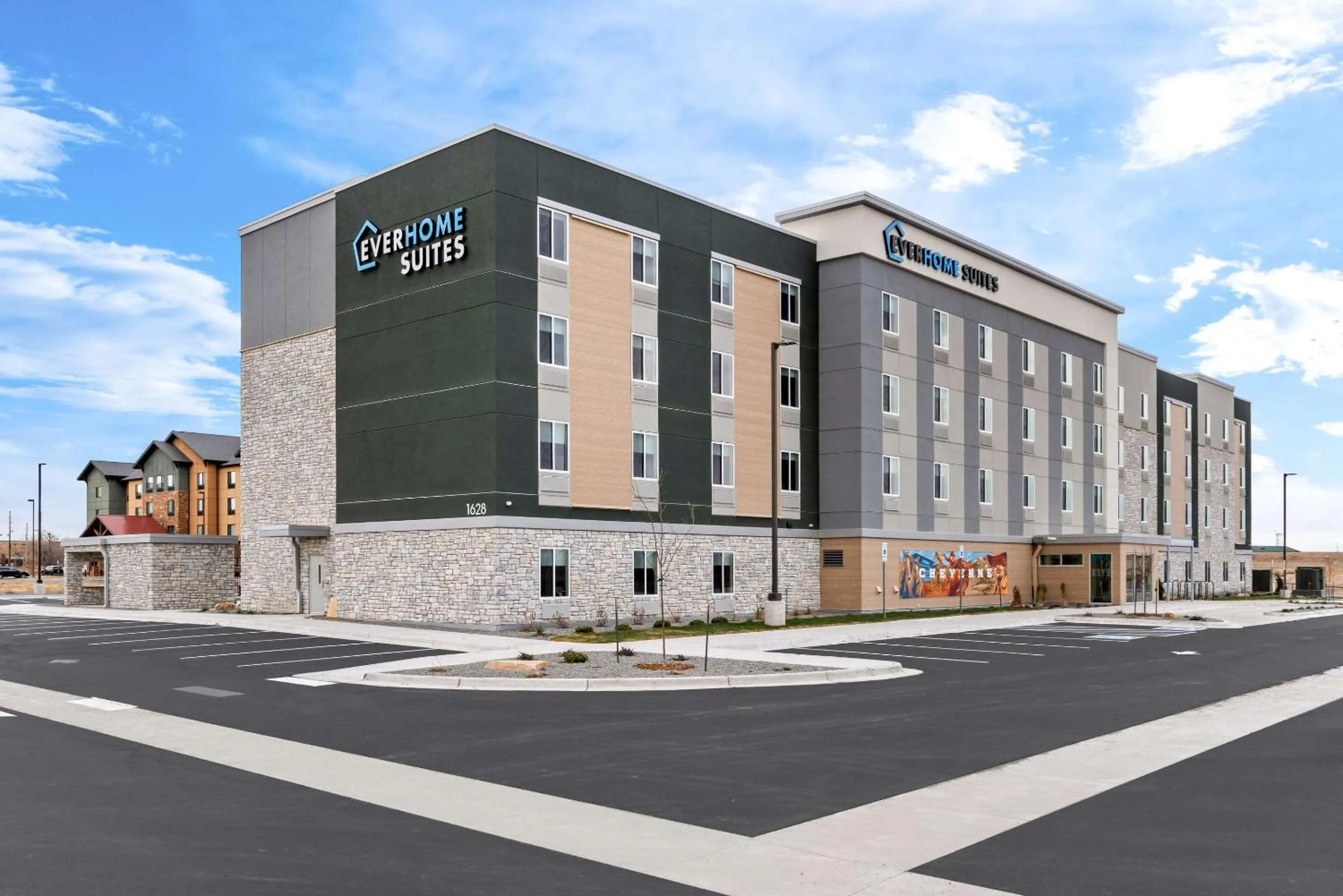 Property building in Everhome Suites Cheyenne