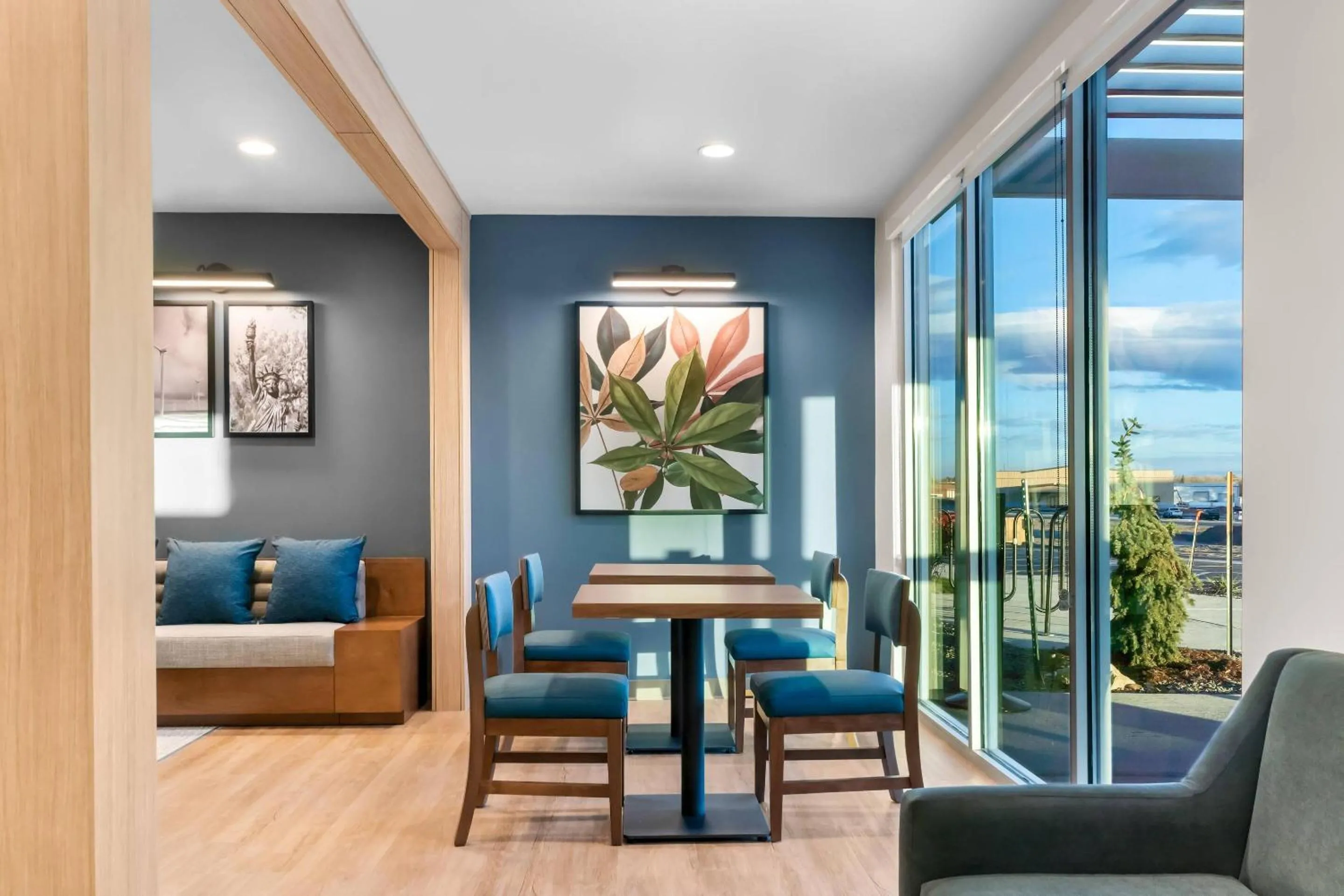 Lobby or reception in Everhome Suites Cheyenne