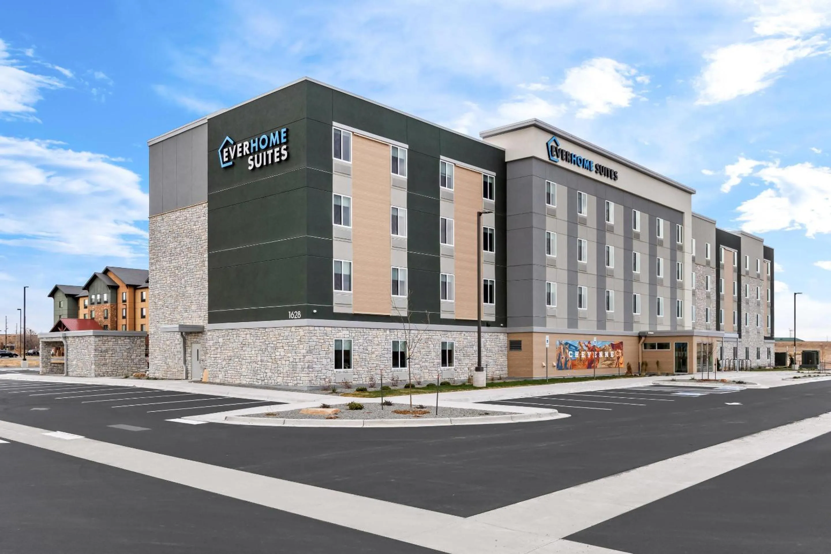 Property building in Everhome Suites Cheyenne