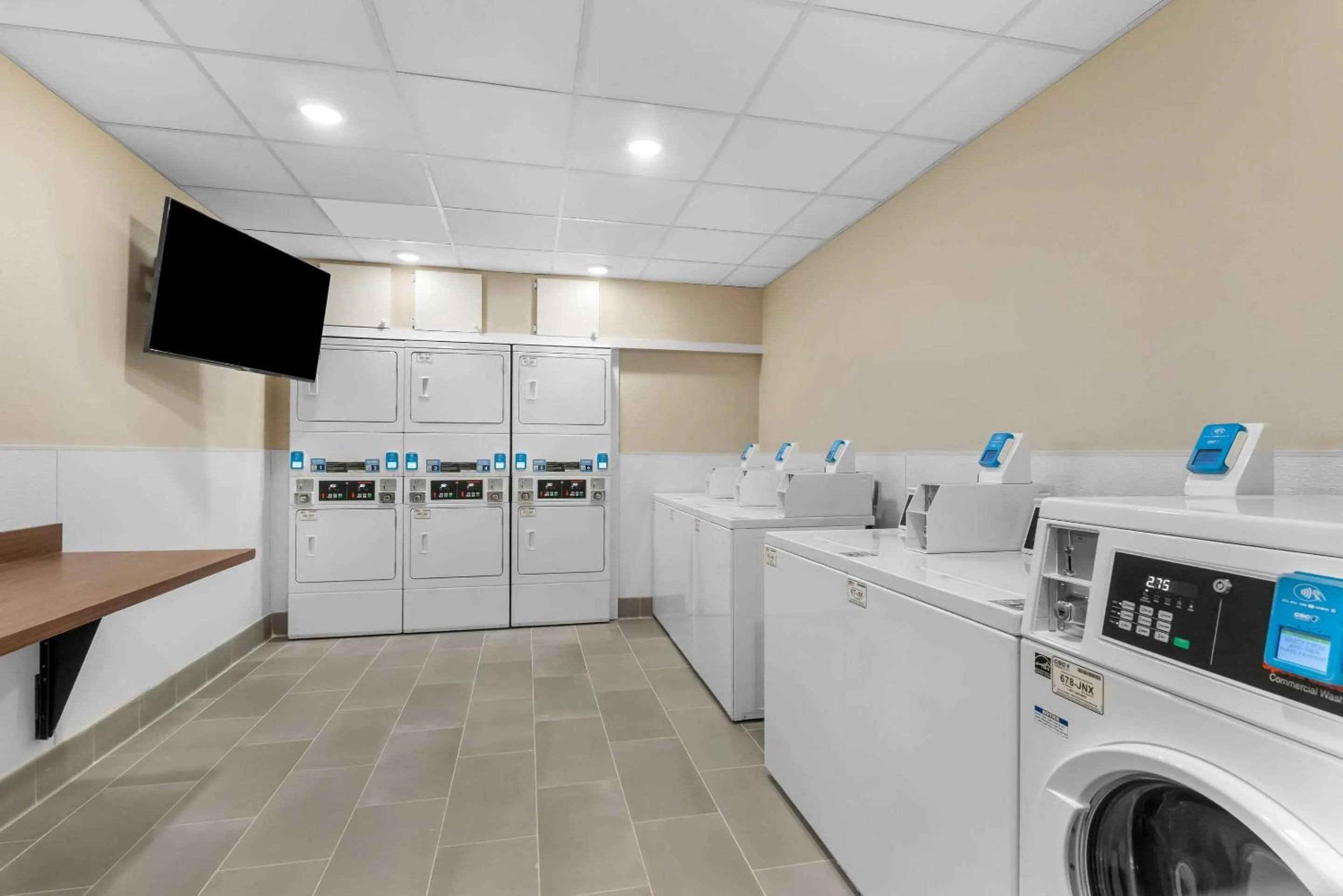 laundry in Everhome Suites Cheyenne