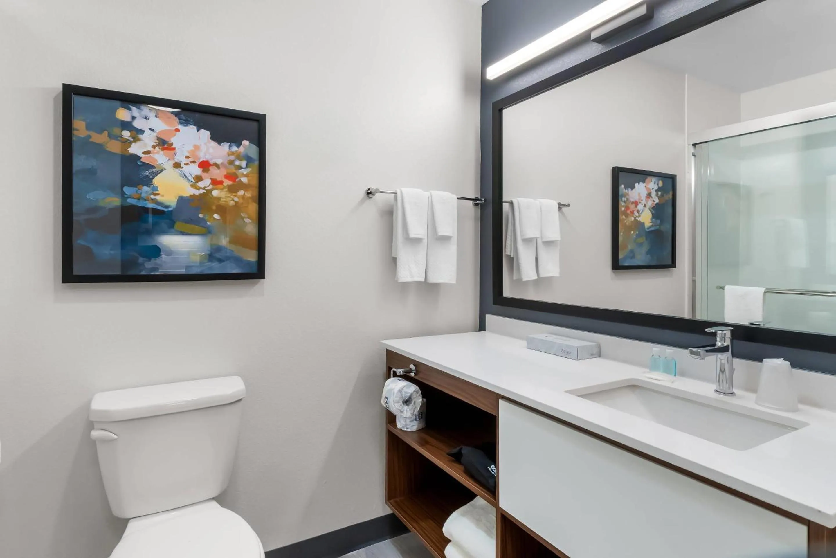 Shower in Everhome Suites Cheyenne