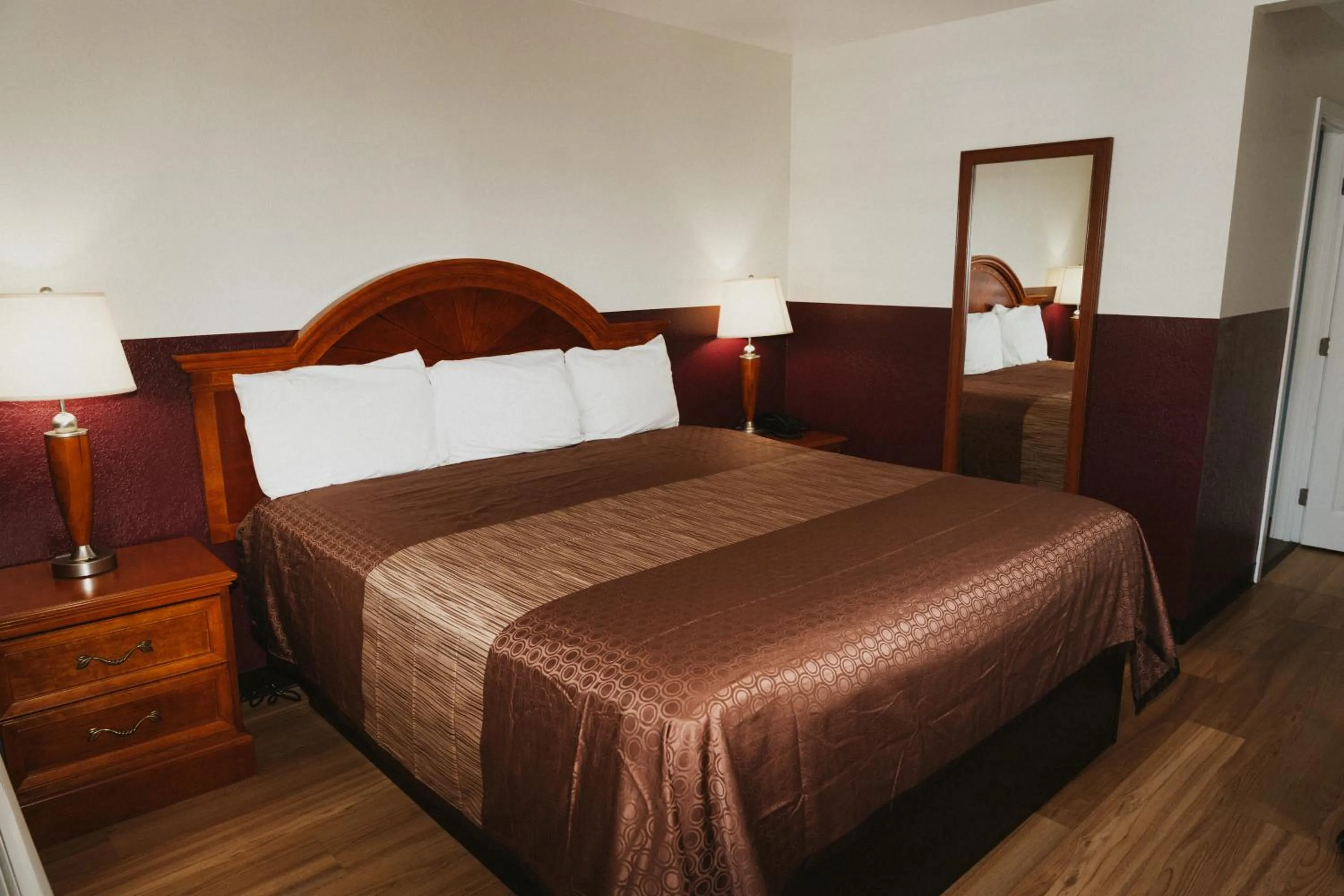 Bed in Paso Robles Wine Country Inn