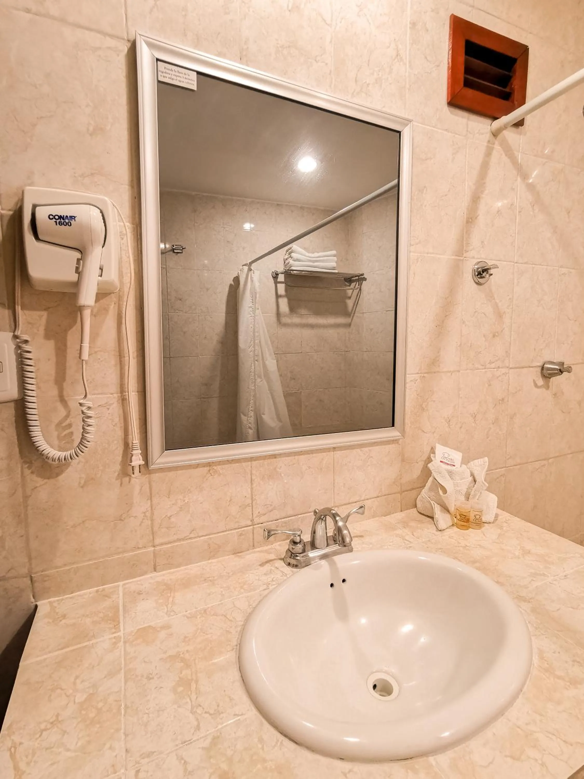 Bathroom in HOTEL DON MIGUEl