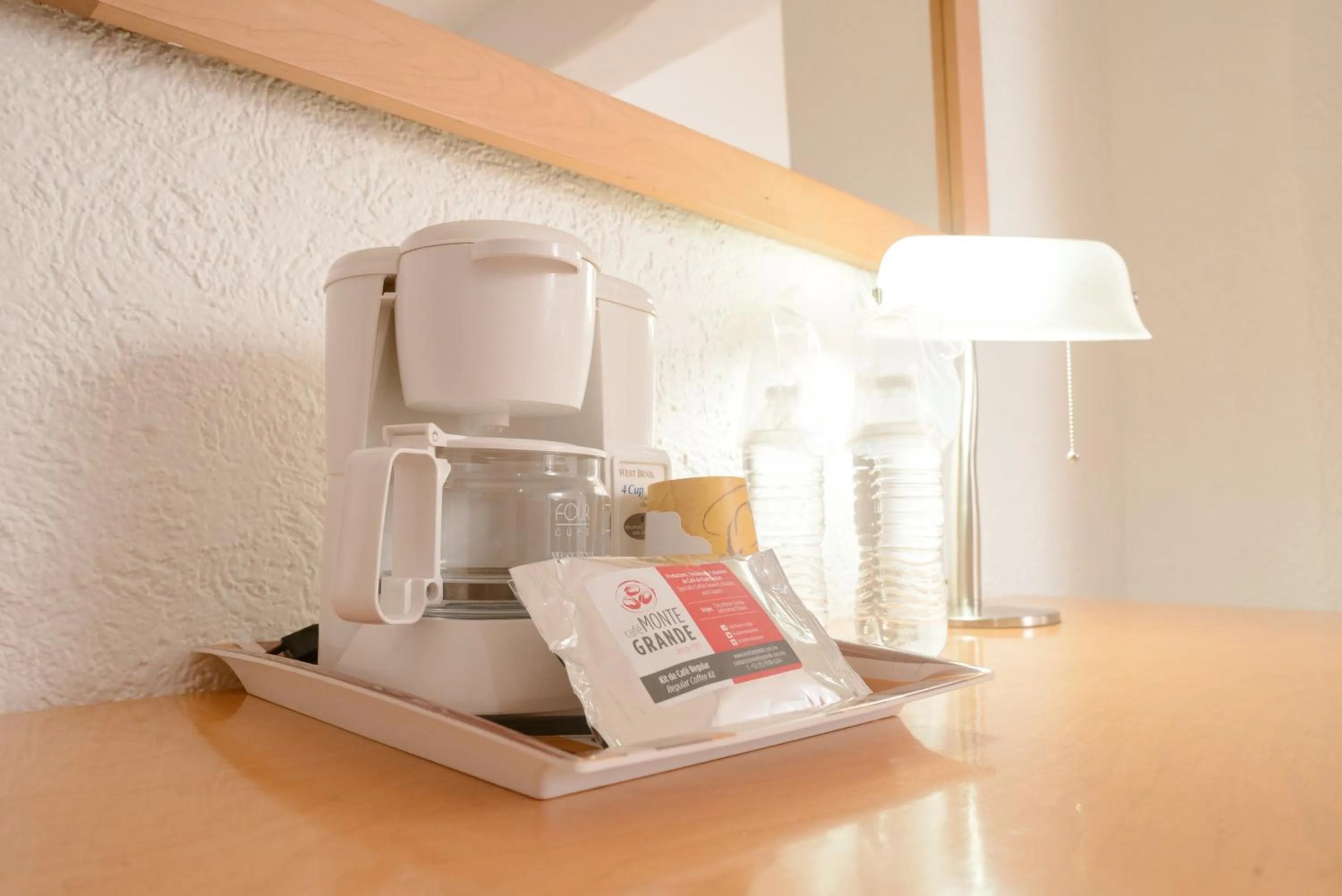 Coffee/tea facilities in HOTEL DON MIGUEl