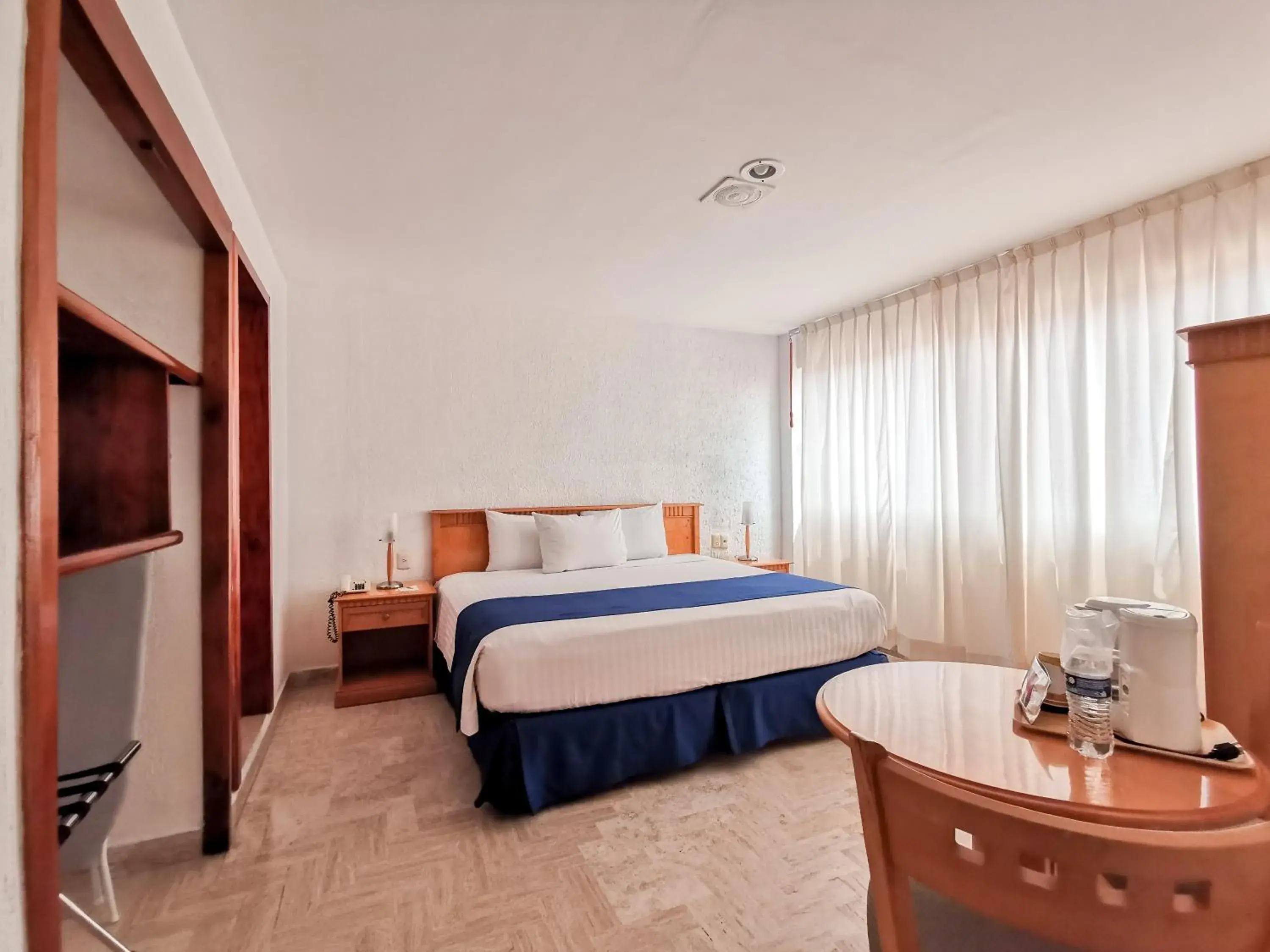 Photo of the whole room, Bed in HOTEL DON MIGUEl Photo of the whole room, Bed in HOTEL DON MIGUEl