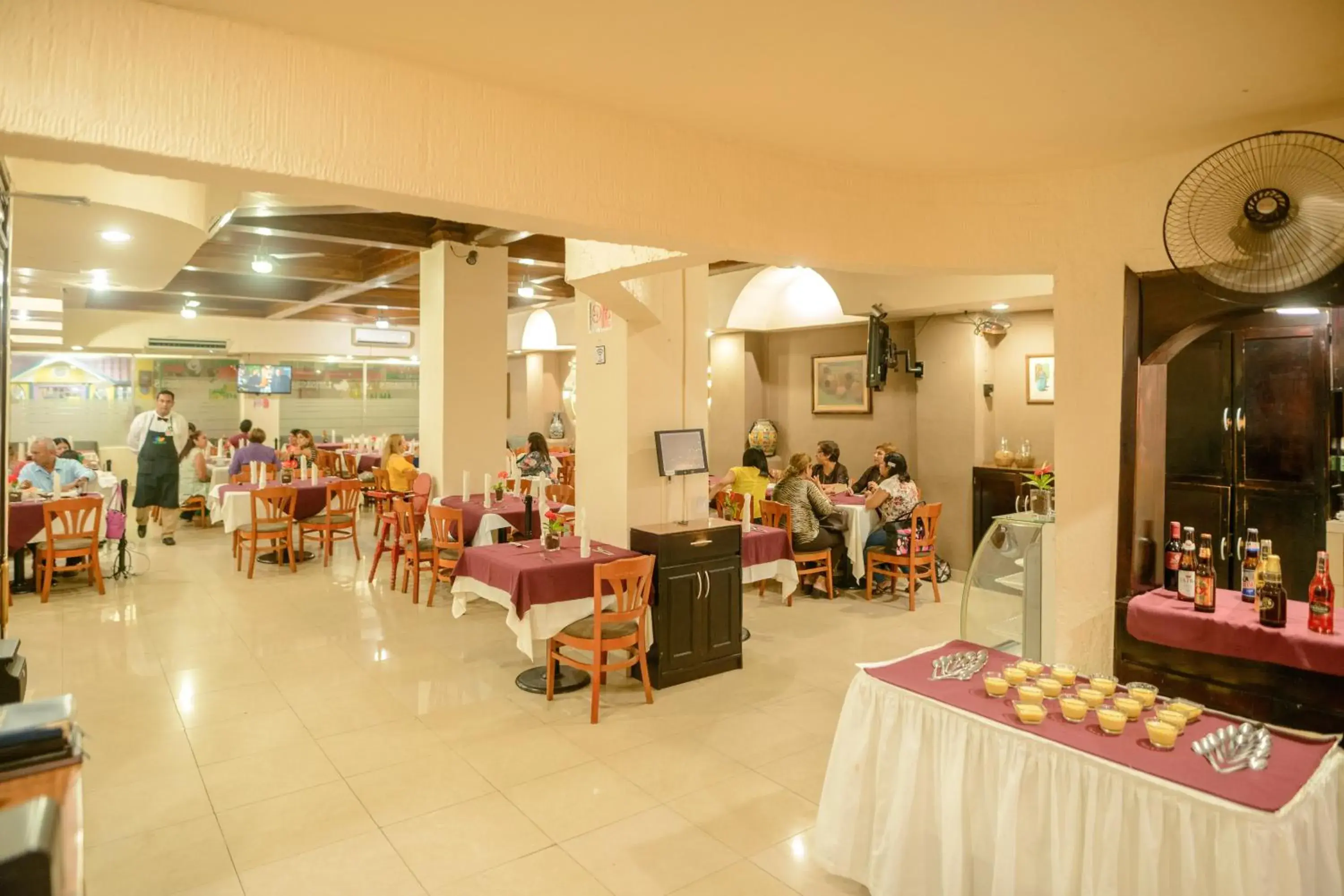 Restaurant/places to eat in HOTEL DON MIGUEl Restaurant/places to eat in HOTEL DON MIGUEl