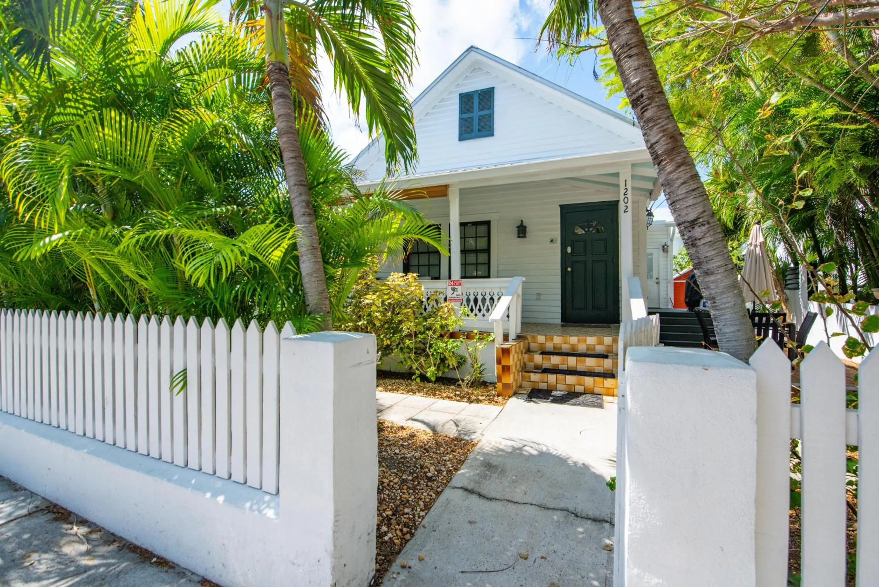 Garden Of Roses - Monthly Rental