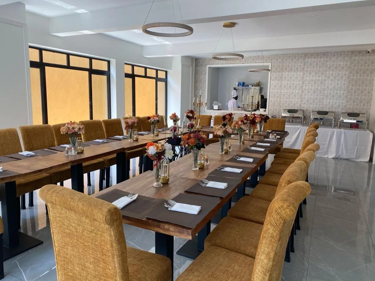 Restaurant/places to eat in Kemrose