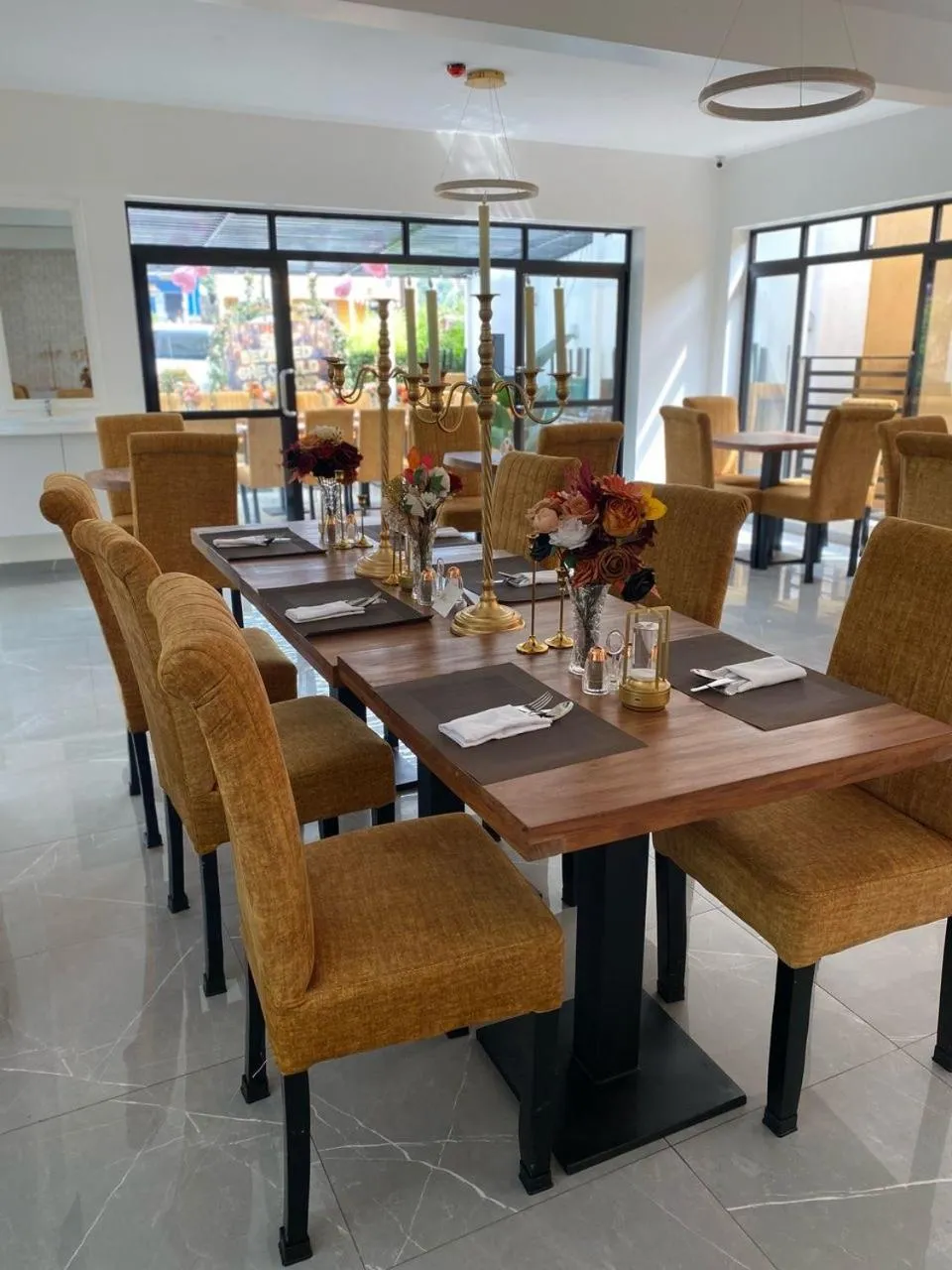 Restaurant/places to eat in Kemrose