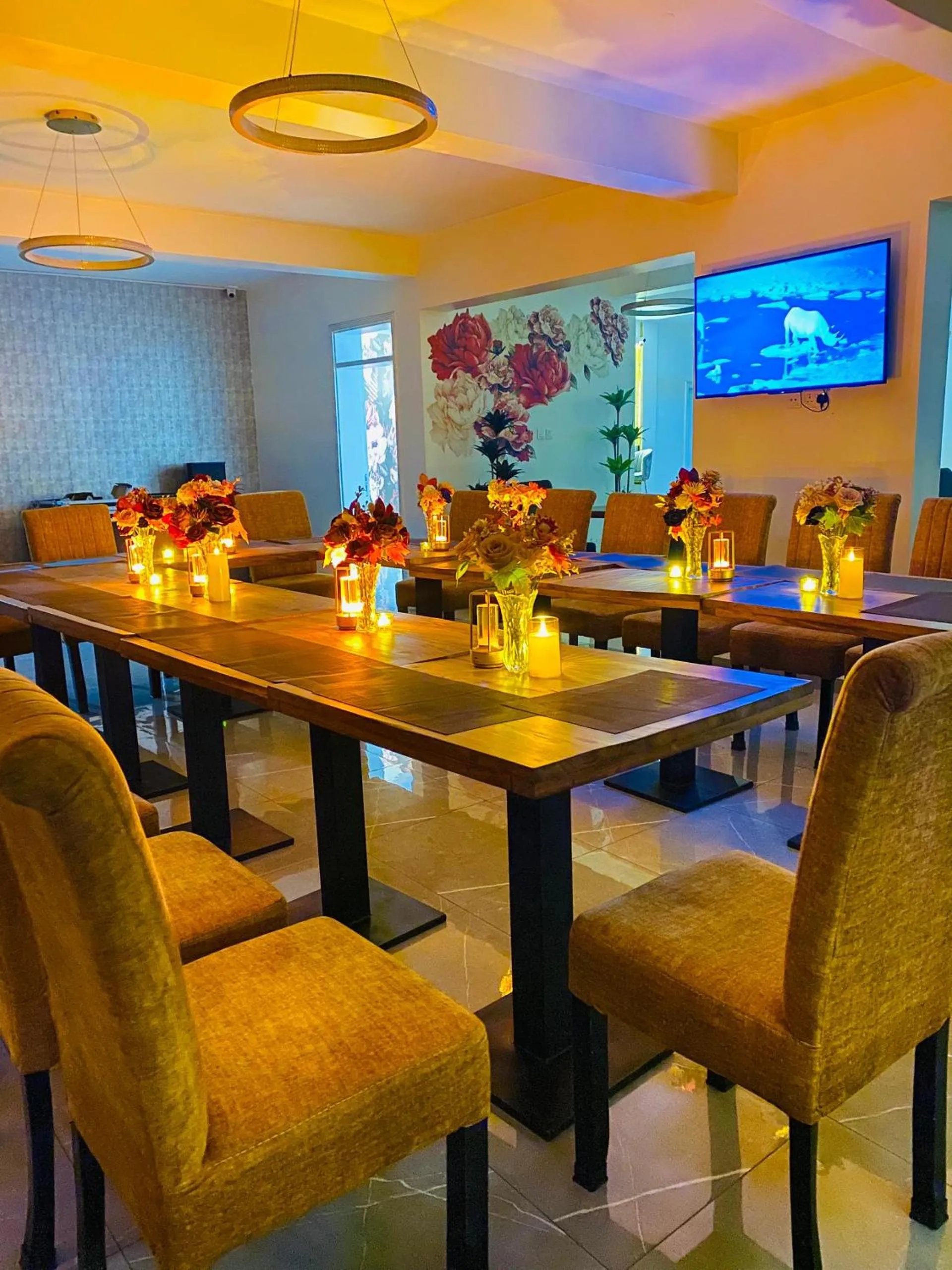 Restaurant/places to eat in Kemrose