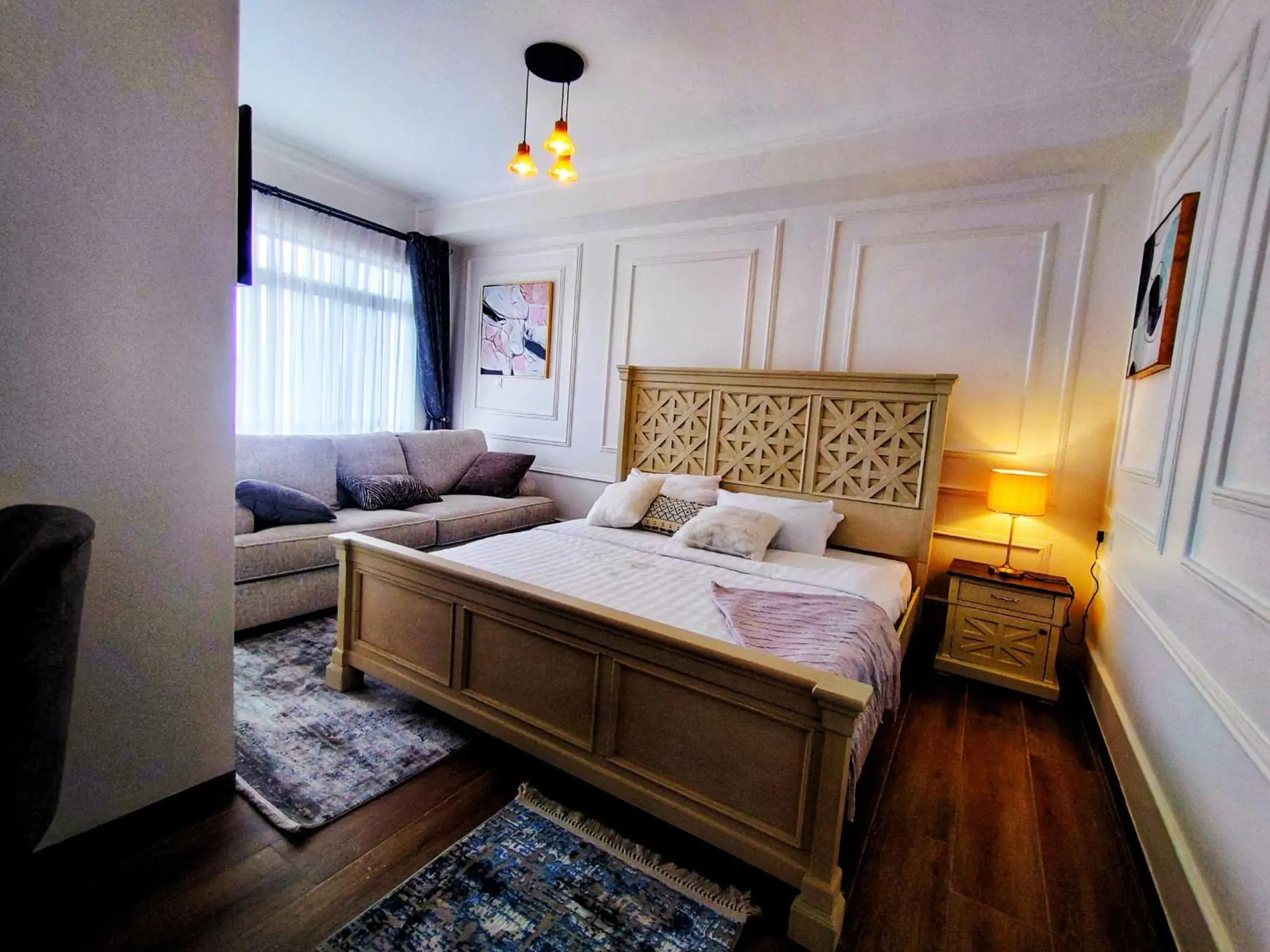 Deluxe King Room in Kemrose Deluxe King Room in Kemrose