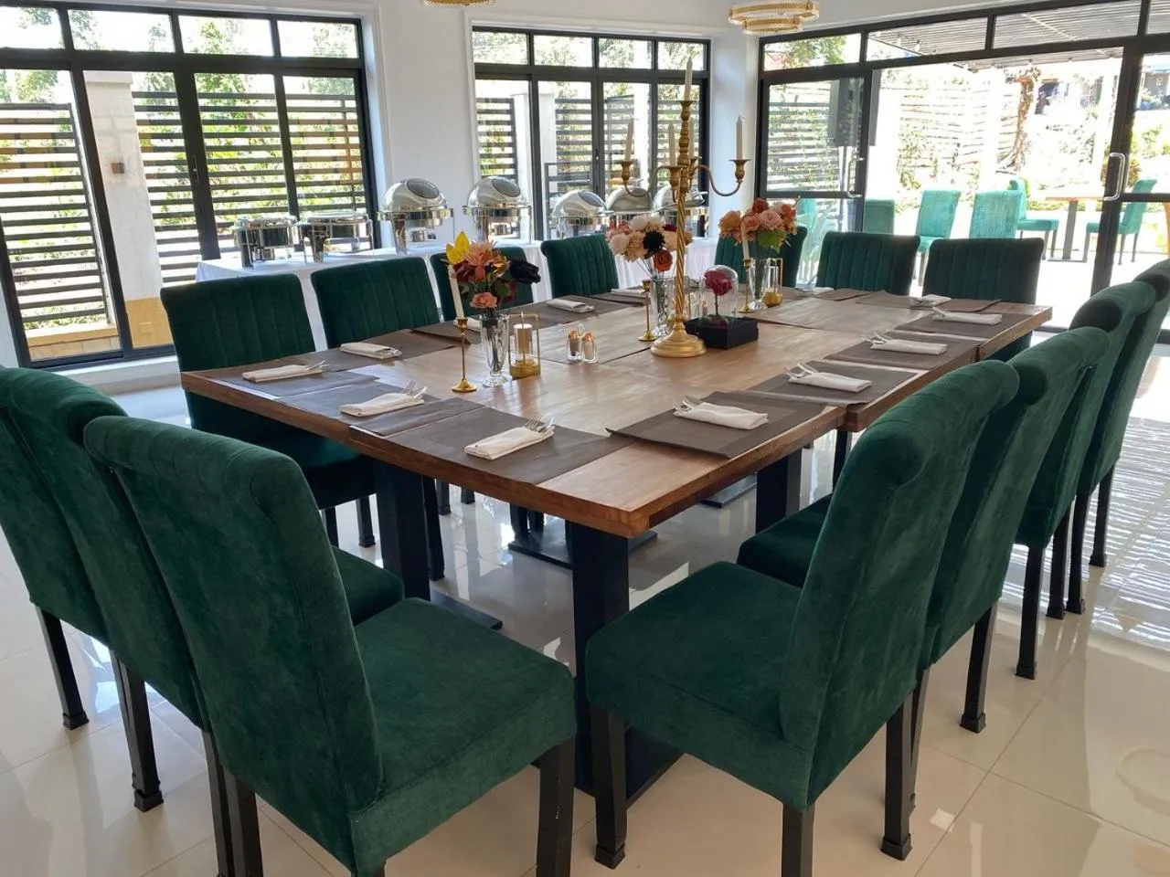 Restaurant/places to eat in Kemrose