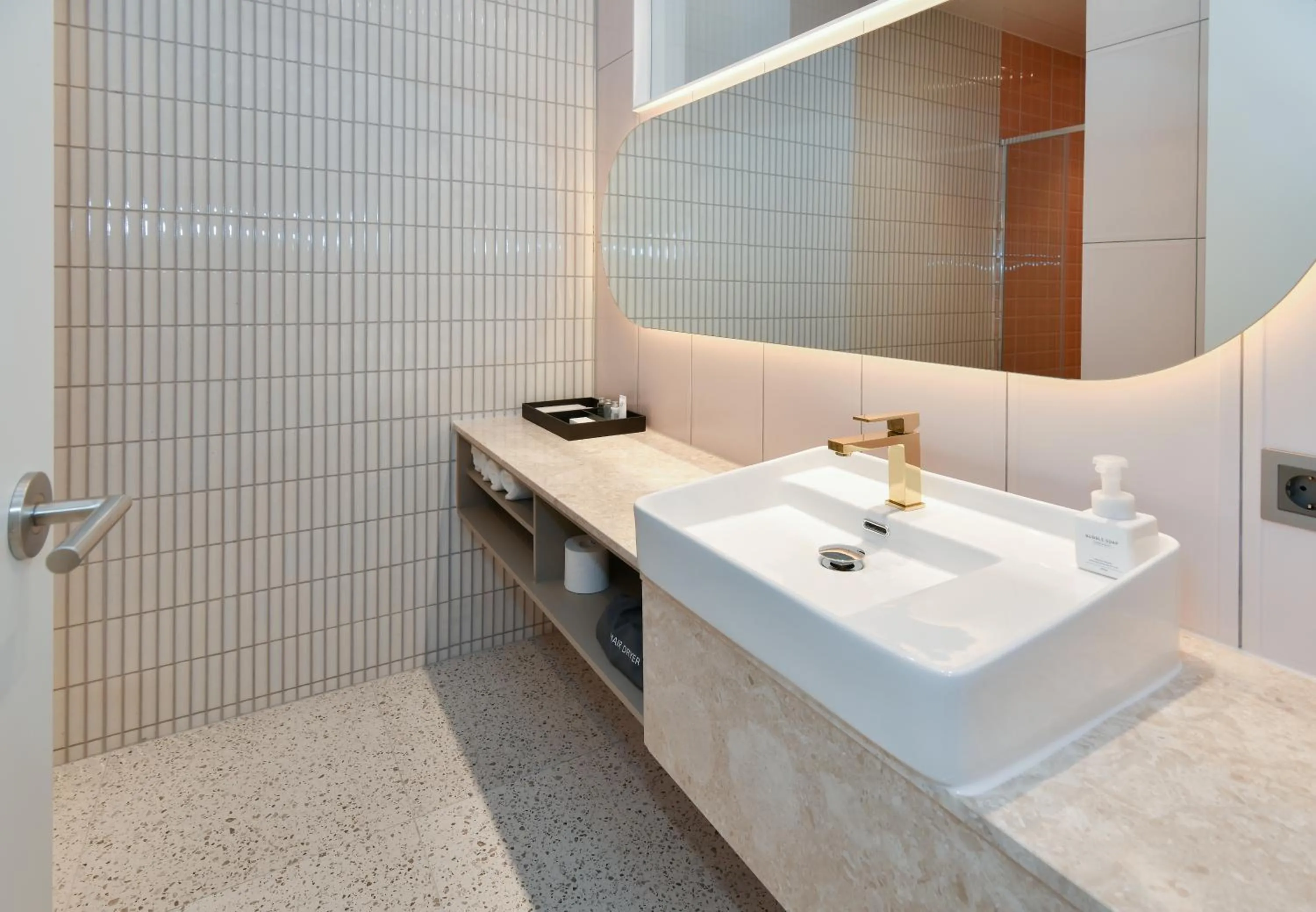 Frux Flux hotel