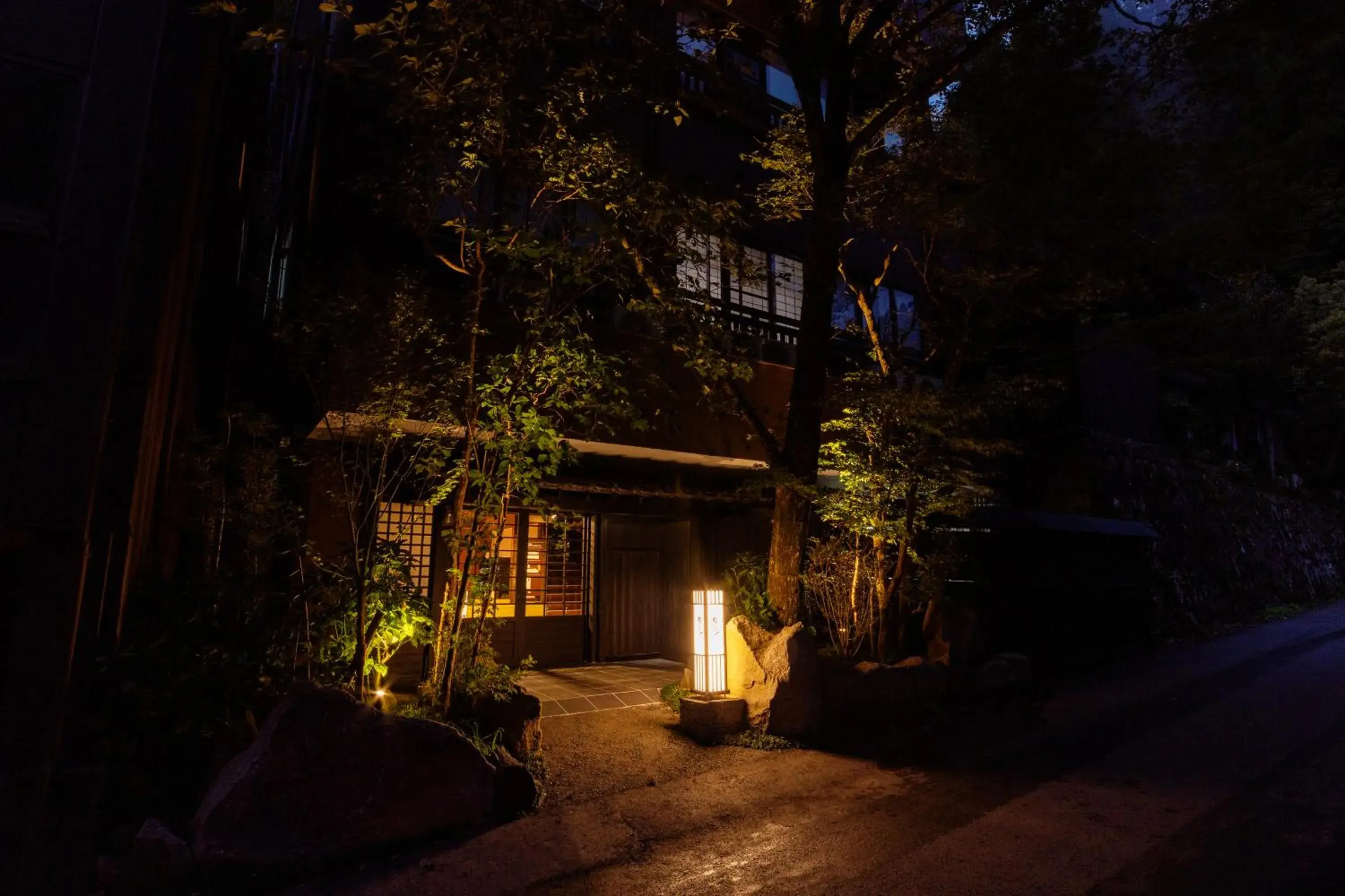 Property building in Yusai Bekkan Property building in Yusai Bekkan