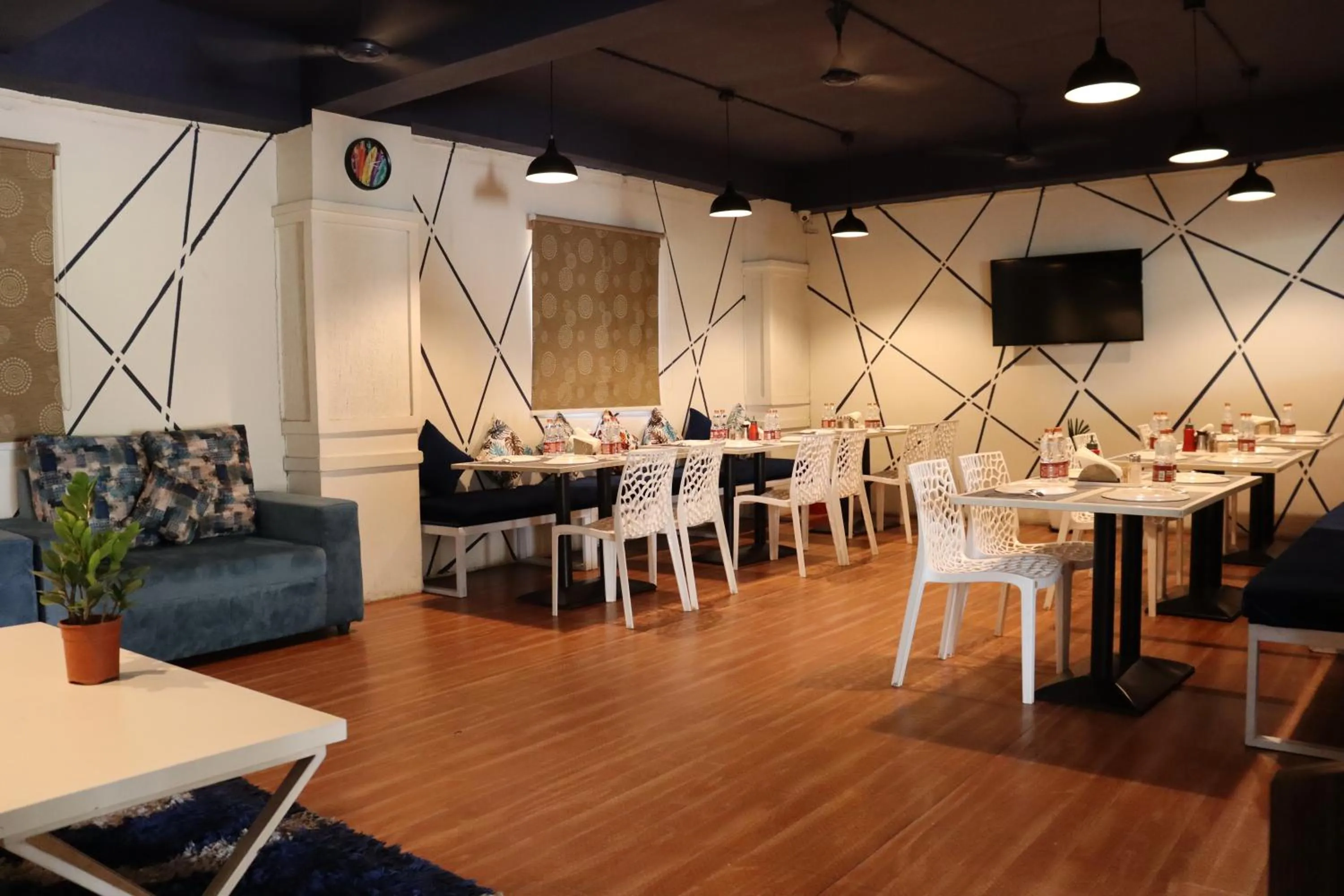 Restaurant/places to eat in FabHotel Nirmalvilla Corporate