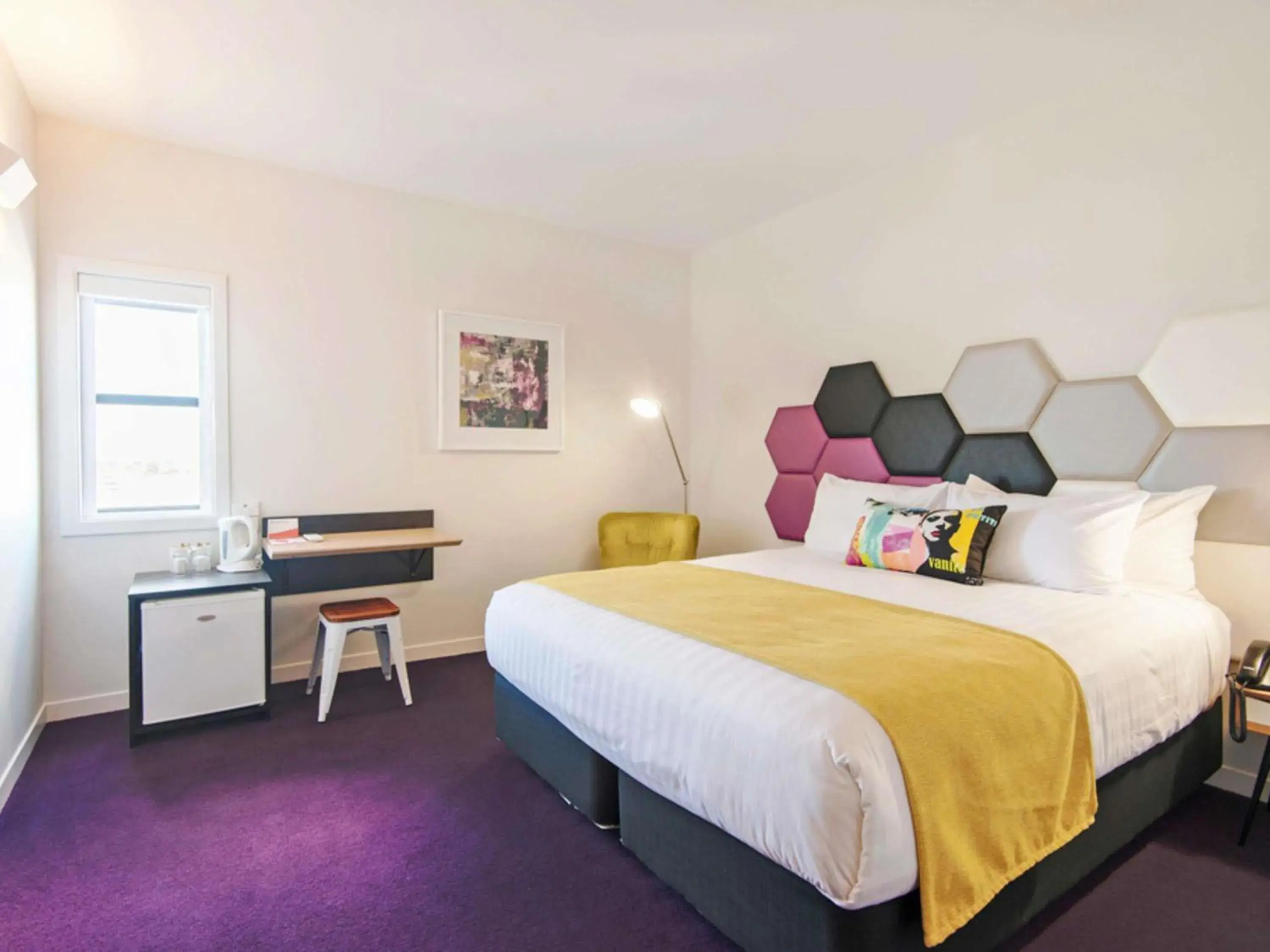 Property building, Bed in BreakFree on Cashel, an Accor Hotel Property building, Bed in BreakFree on Cashel, an Accor Hotel