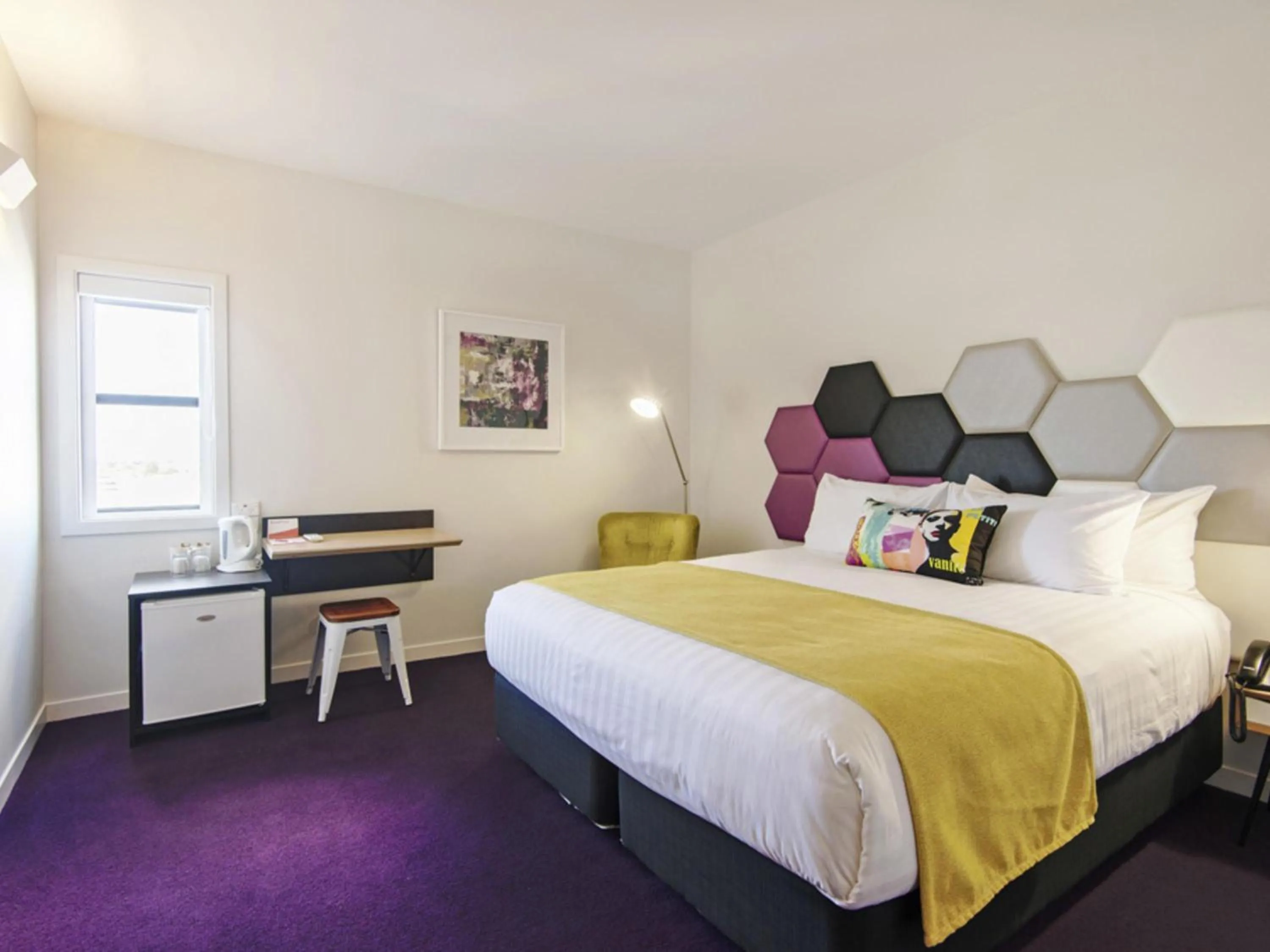 Bedroom, Bed in BreakFree on Cashel, an Accor Hotel