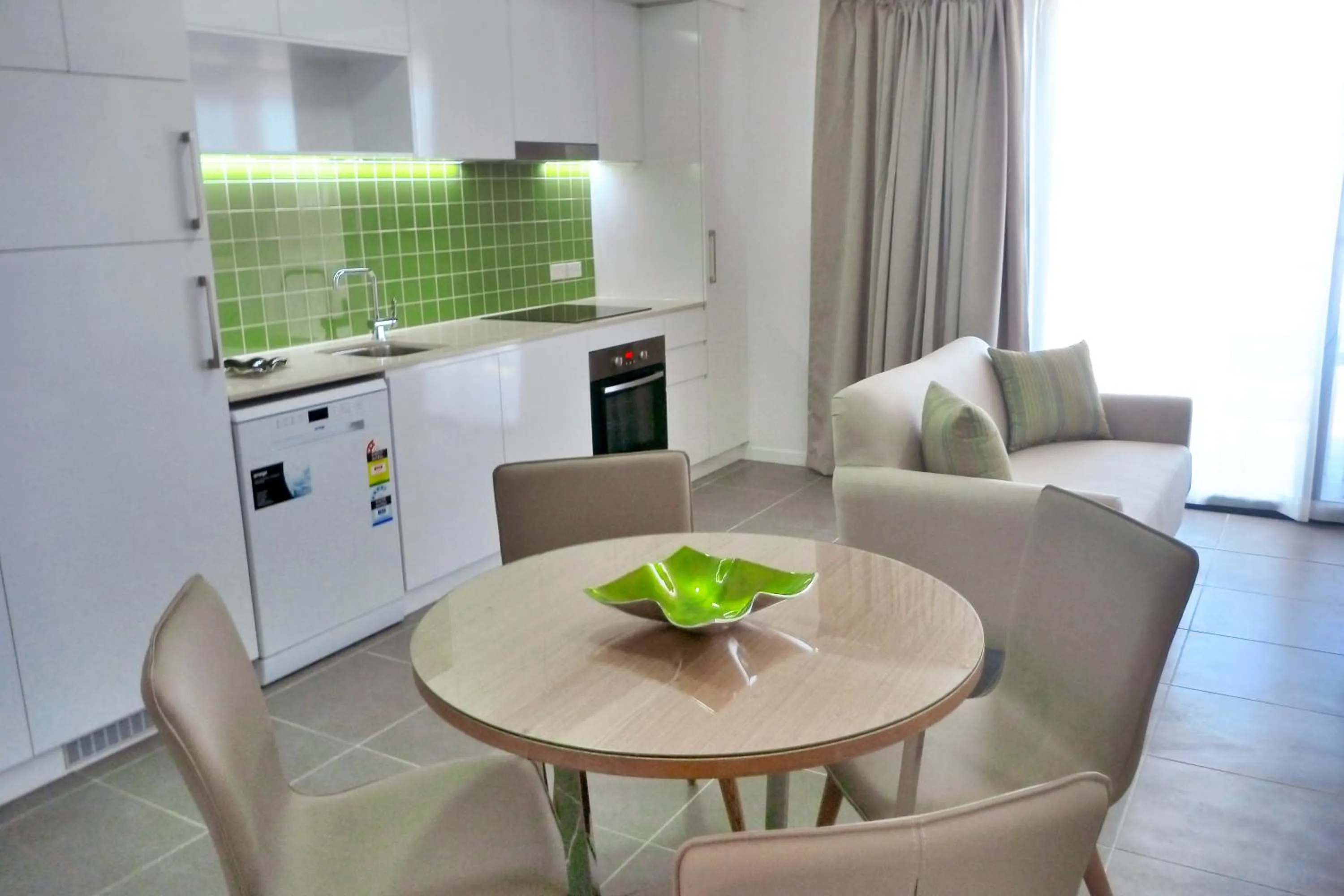 Dining area in Pacific Sands Apartments Mackay