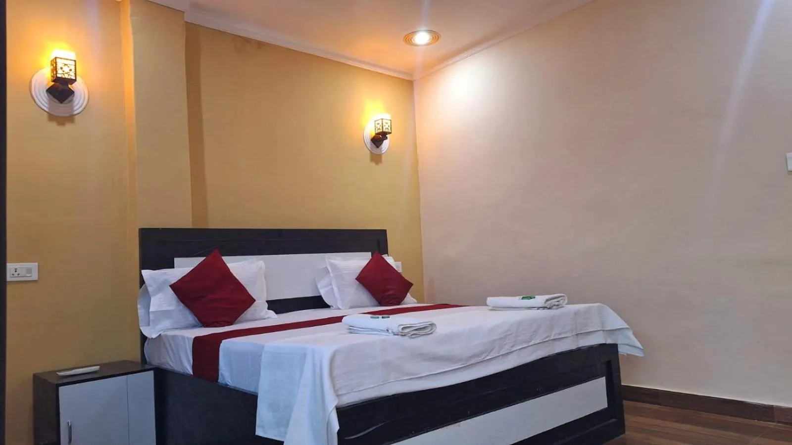 Bed in Mohit Paying Guest House