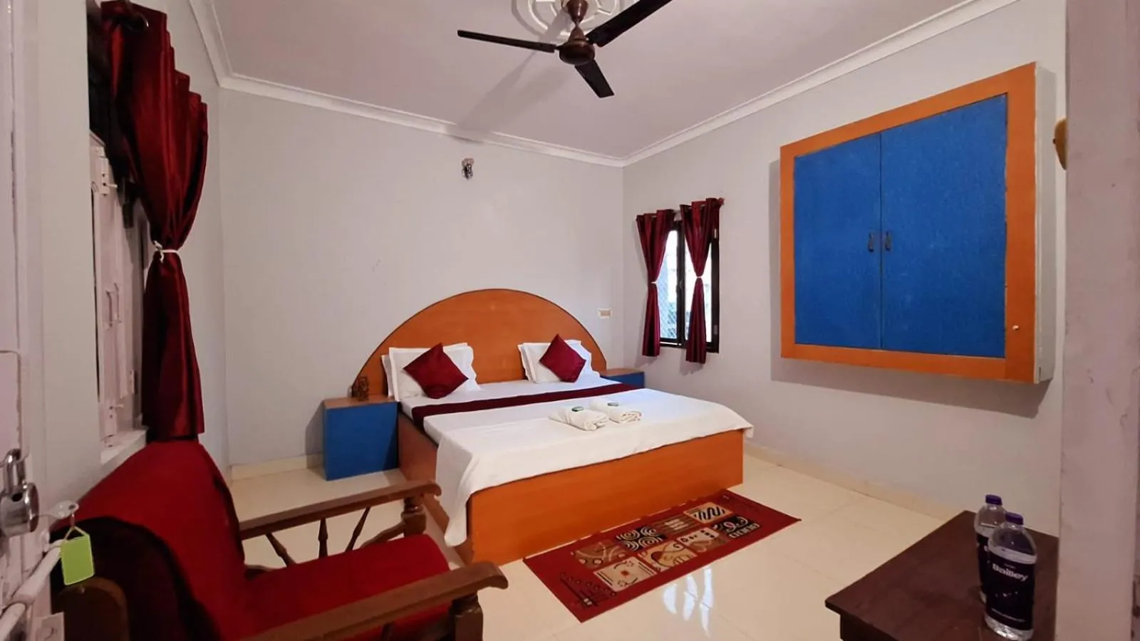 Bed in Mohit Paying Guest House