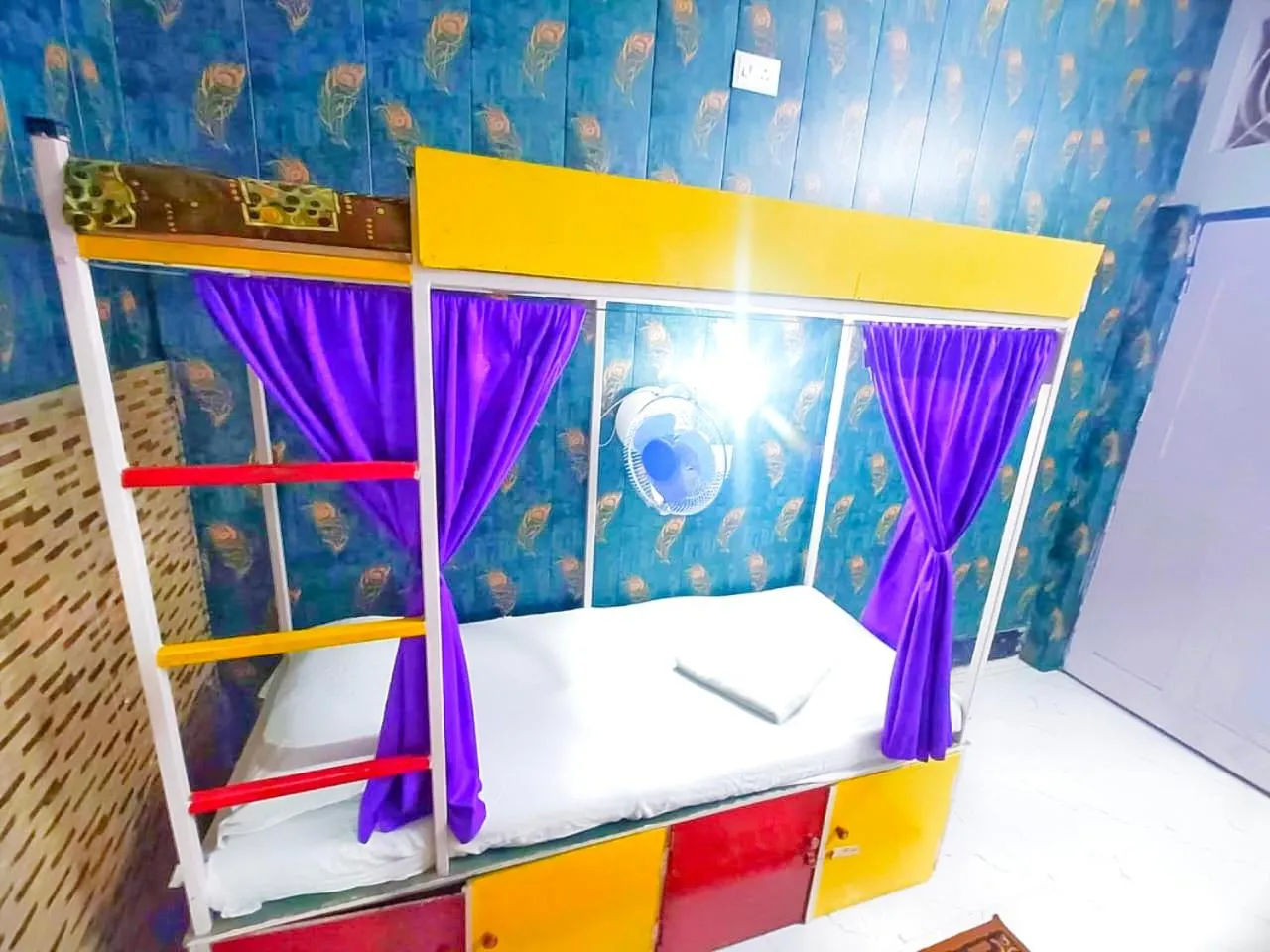 Bed in Mohit Paying Guest House
