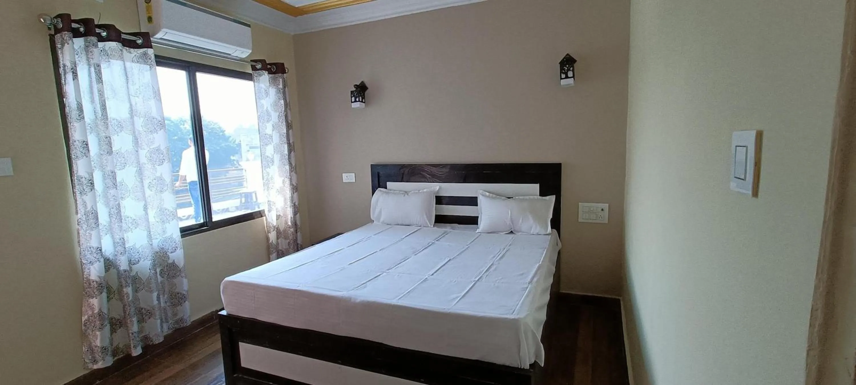 Bed in Mohit Paying Guest House