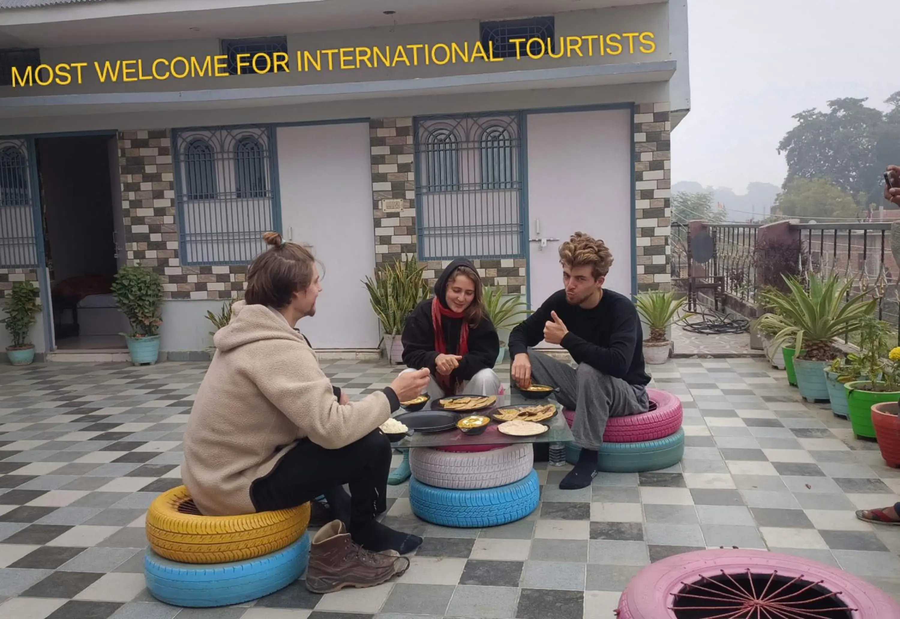 Restaurant/places to eat in Mohit Paying Guest House Restaurant/places to eat in Mohit Paying Guest House