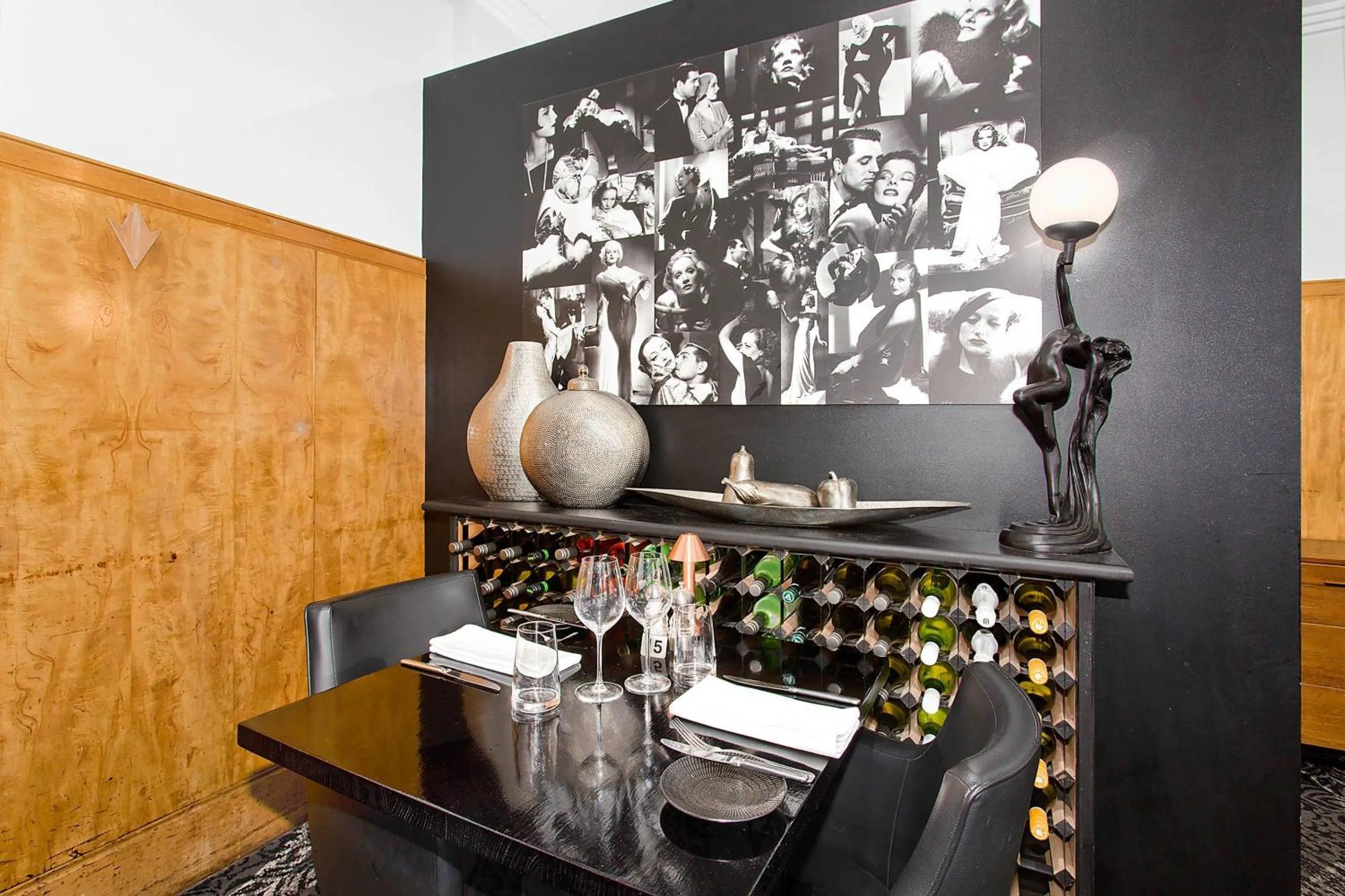 Restaurant/places to eat in CH Boutique Hotel & Apartments, an Ascend Collection Hotel