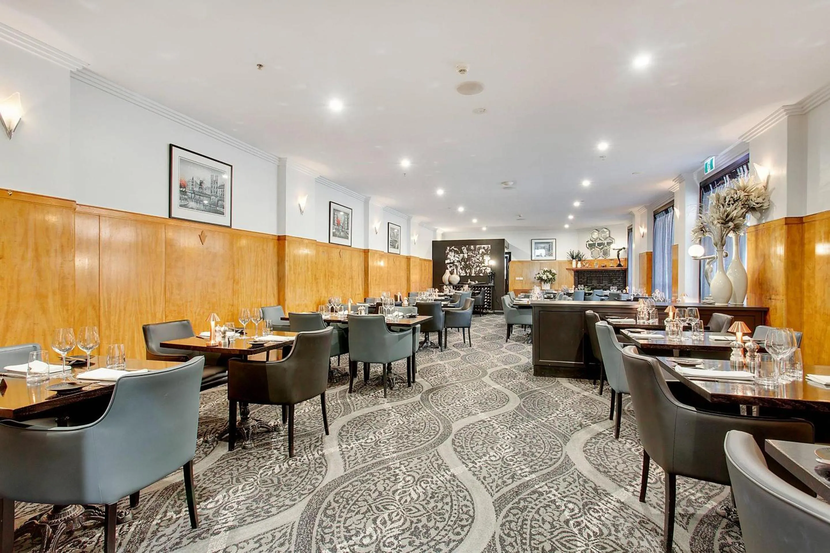 Restaurant/places to eat in CH Boutique Hotel & Apartments, an Ascend Collection Hotel