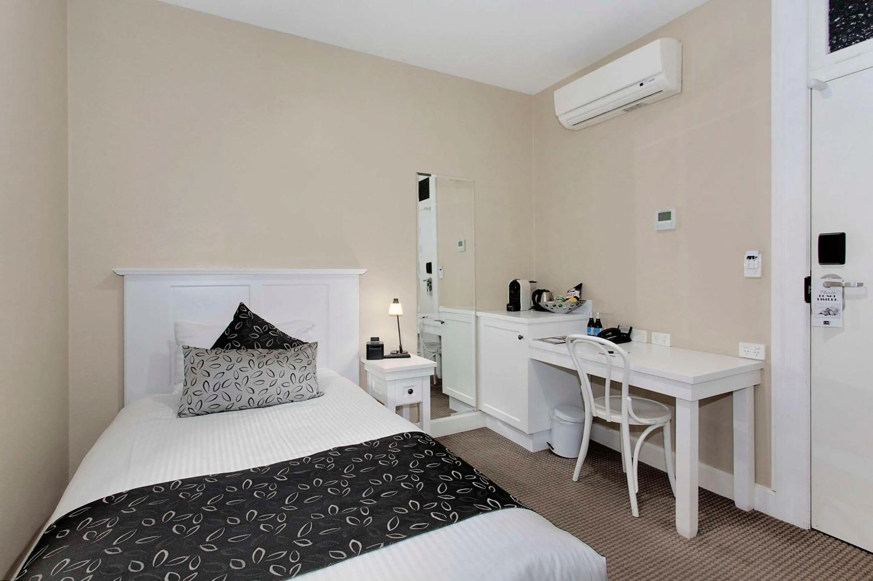 Bedroom, Bed in CH Boutique Hotel & Apartments, an Ascend Collection Hotel