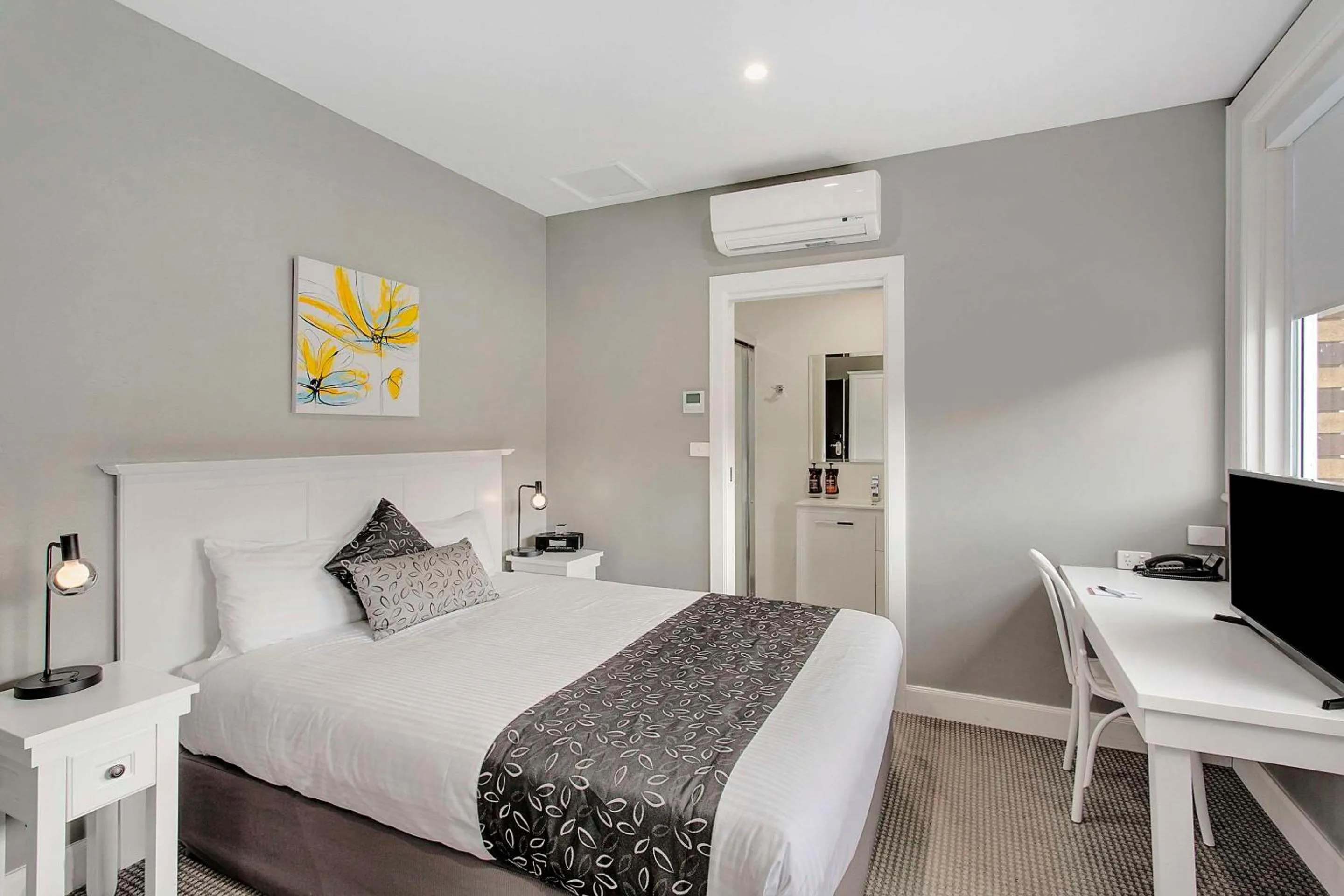 Bedroom, Bed in CH Boutique Hotel & Apartments, an Ascend Collection Hotel