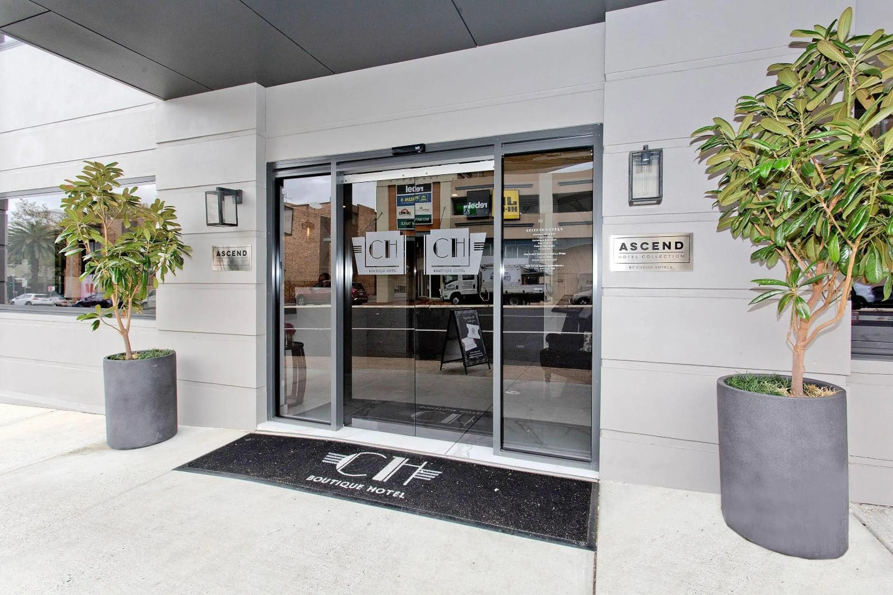 Restaurant/places to eat in CH Boutique Hotel & Apartments, an Ascend Collection Hotel