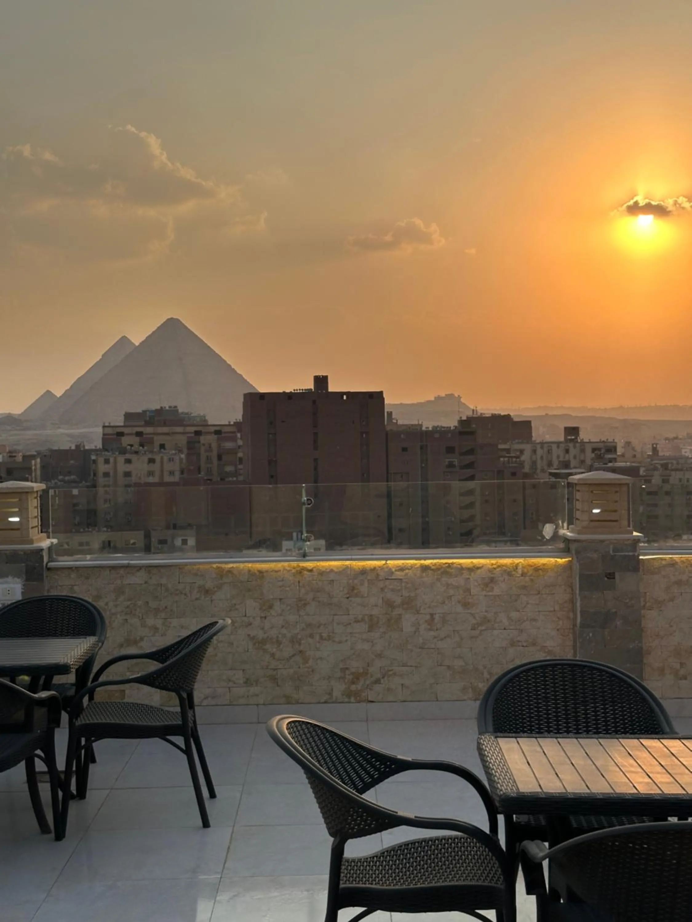 Sun 3 Pyramids Inn