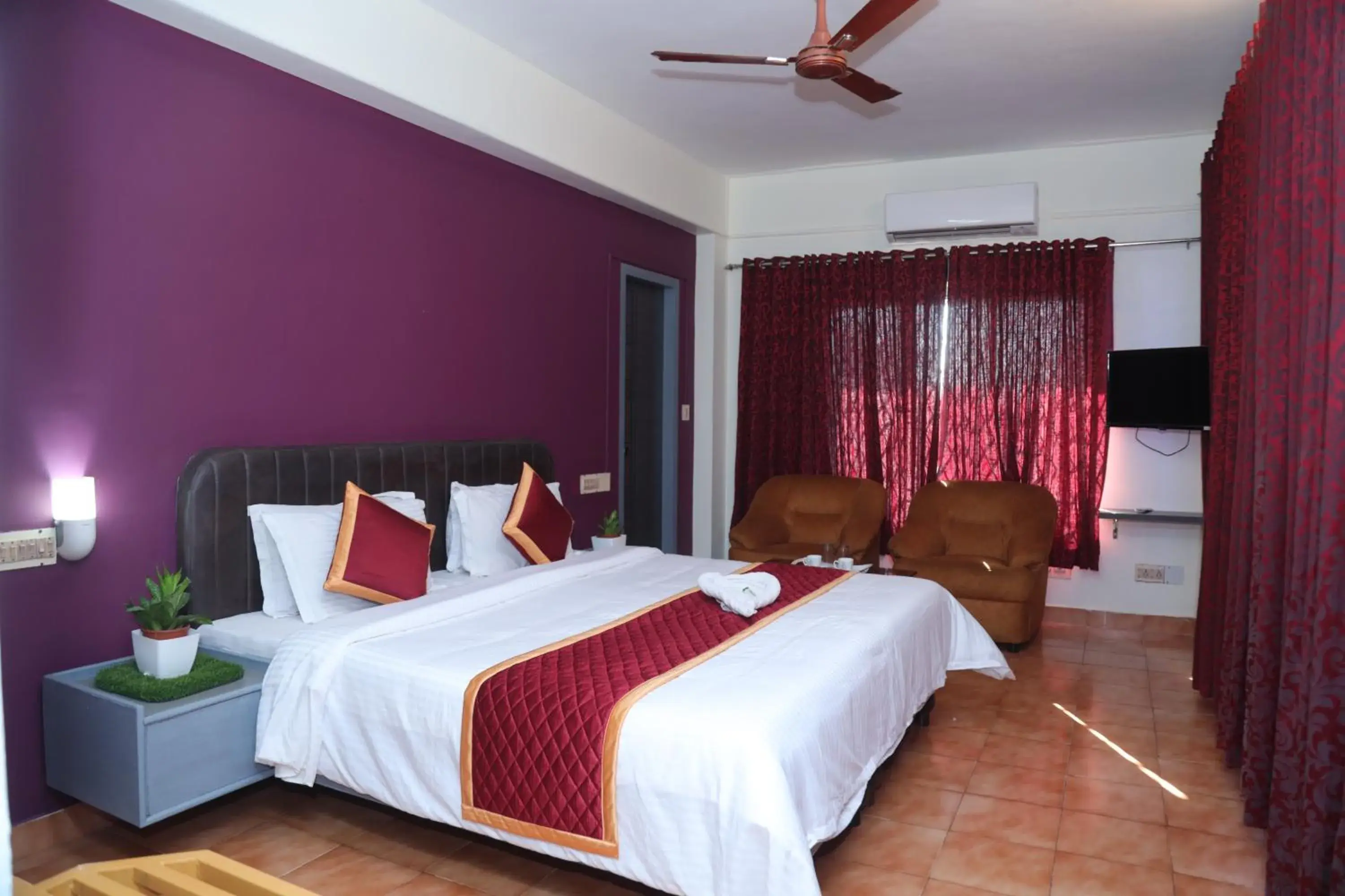 Photo of the whole room, Bed in Grand Harmony Beach Resort Photo of the whole room, Bed in Grand Harmony Beach Resort