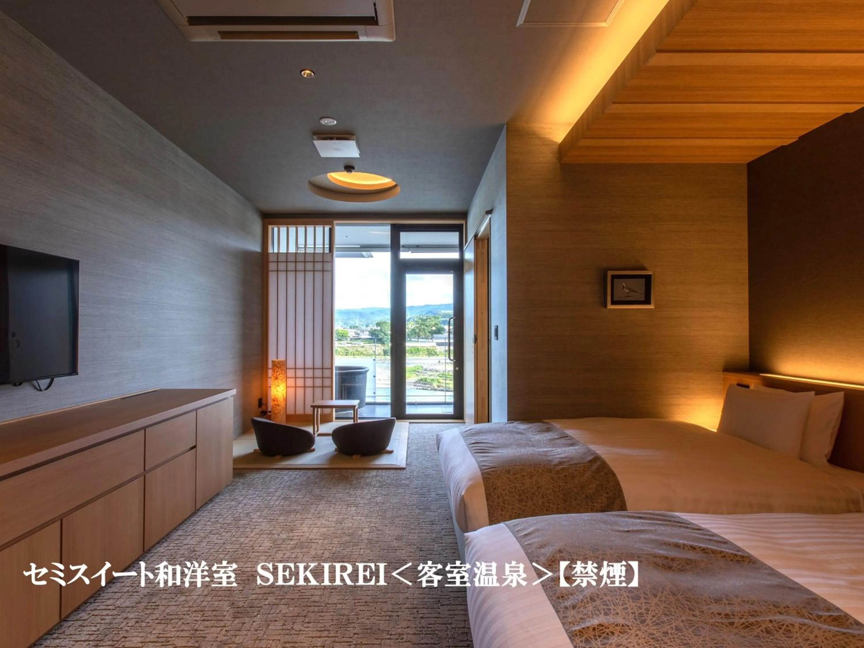 Photo of the whole room, Bed in Hitoyoshi Onsen Nabeya